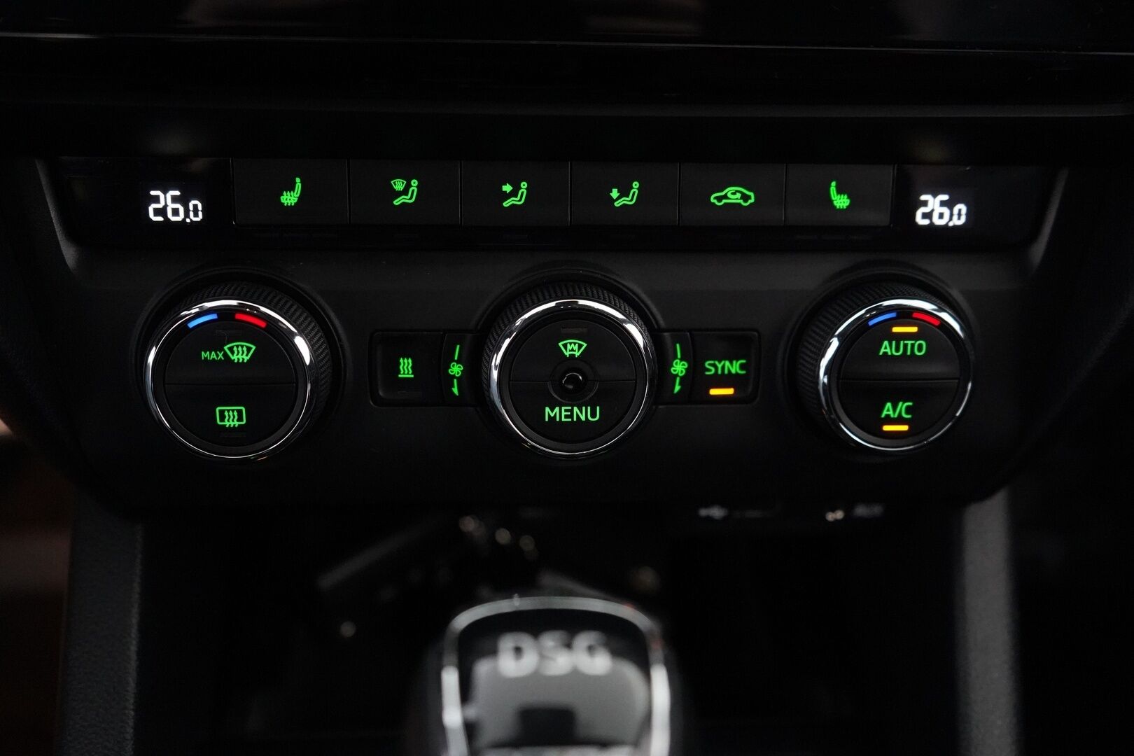 Skoda Octavia 2017 2,0 TSI Combi RS 230 DSG Aut *Webasto / Acc / Koukku / Canton / Keyless / Nahat / S.Kontti* - Suomi-auto / Kahdet OEM Vanteet / Hyvät huollot