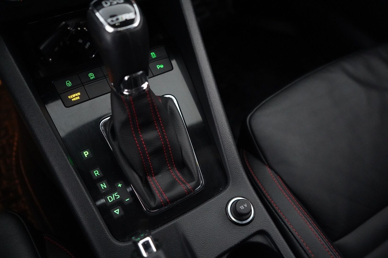 Skoda Octavia 2017 2,0 TSI Combi RS 230 DSG Aut *Webasto / Acc / Koukku / Canton / Keyless / Nahat / S.Kontti* - Suomi-auto / Kahdet OEM Vanteet / Hyvät huollot