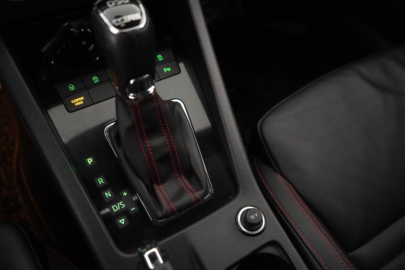 Skoda Octavia 2017 2,0 TSI Combi RS 230 DSG Aut *Webasto / Acc / Koukku / Canton / Keyless / Nahat / S.Kontti* - Suomi-auto / Kahdet OEM Vanteet / Hyvät huollot