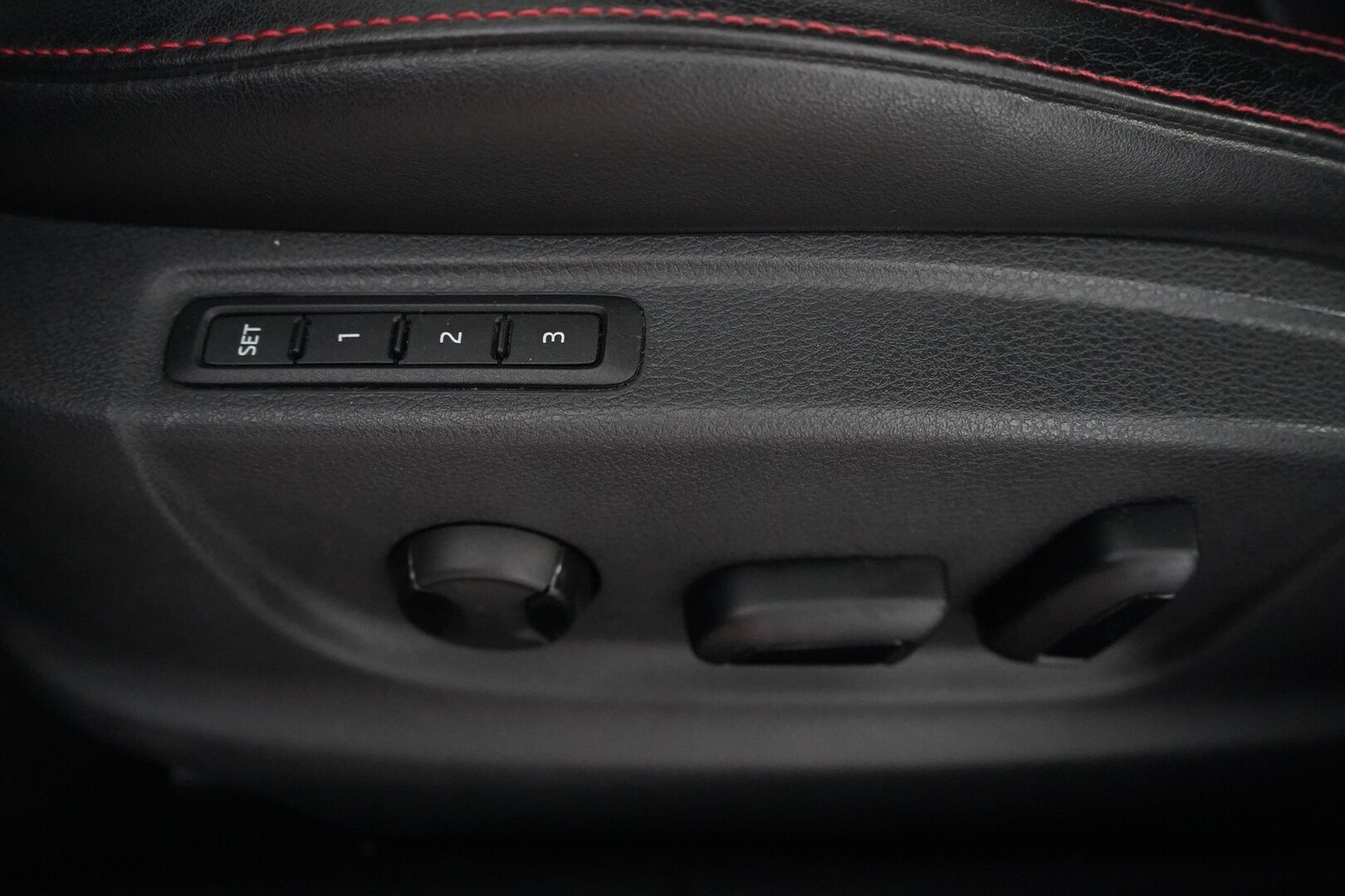 Skoda Octavia 2017 2,0 TSI Combi RS 230 DSG Aut *Webasto / Acc / Koukku / Canton / Keyless / Nahat / S.Kontti* - Suomi-auto / Kahdet OEM Vanteet / Hyvät huollot