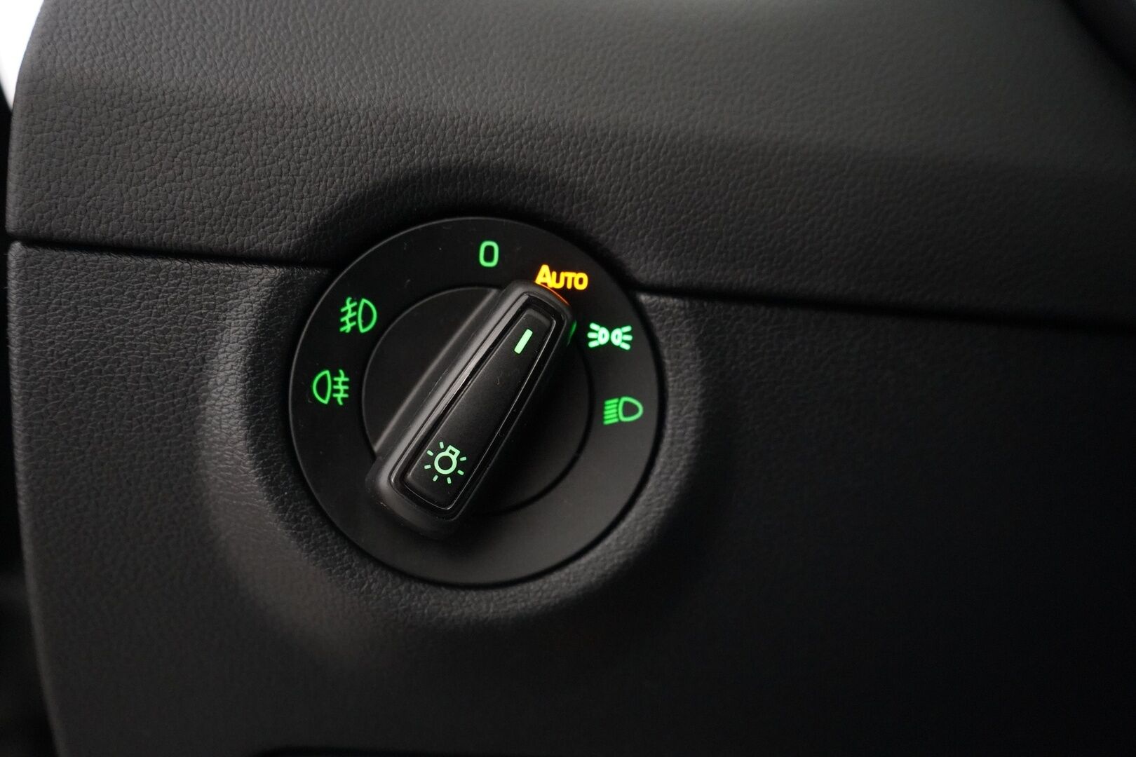 Skoda Octavia 2017 2,0 TSI Combi RS 230 DSG Aut *Webasto / Acc / Koukku / Canton / Keyless / Nahat / S.Kontti* - Suomi-auto / Kahdet OEM Vanteet / Hyvät huollot