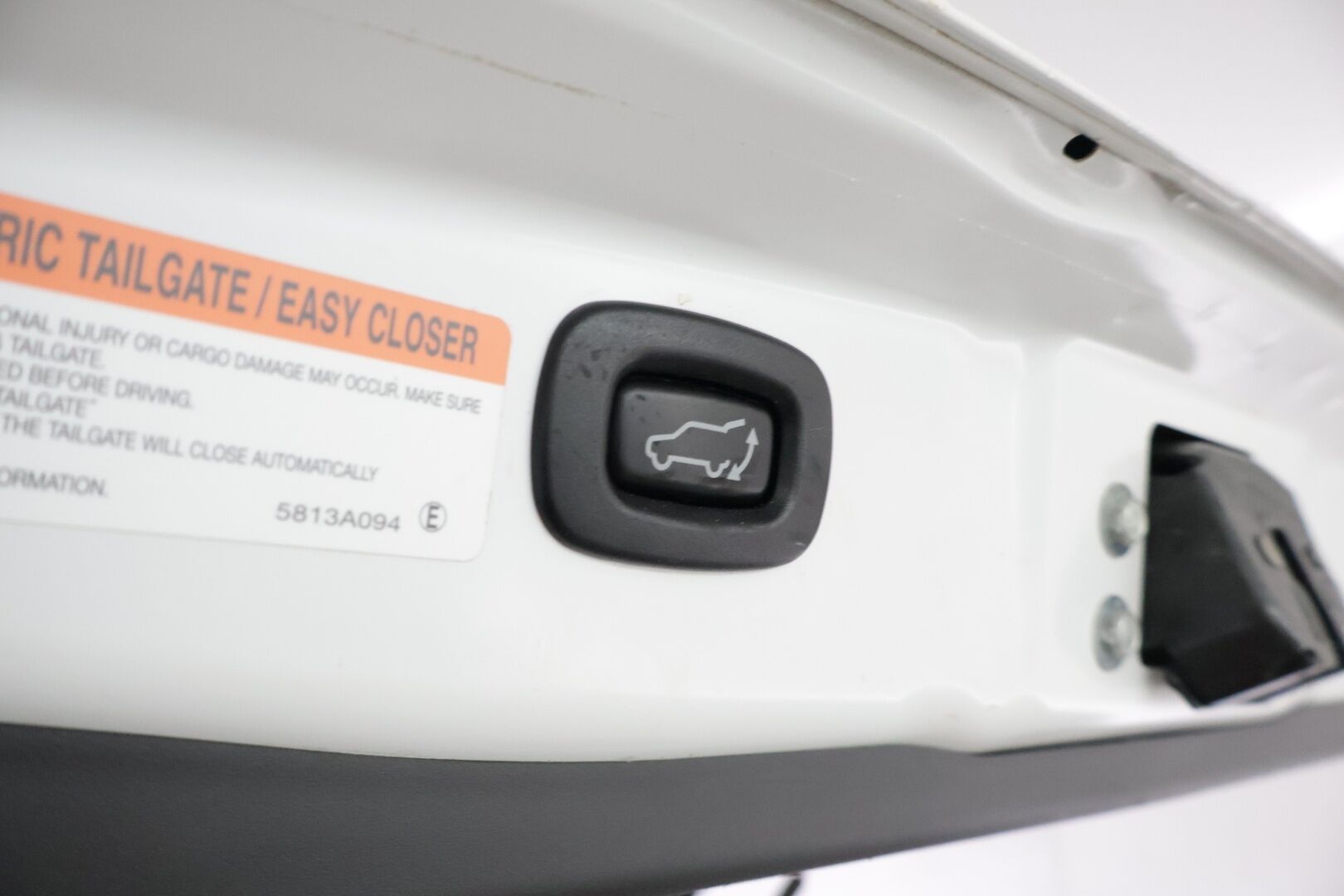 Mitsubishi Outlander 2017 2,2 DI-D Instyle 4WD 7P Business *Webasto / Adapt. vakkari / Rockford / Nahat / Lane assist / Blis / 360 kamera / Navi / Koukku* - *Webasto / Adapt. vakkari / Rockford / Nahat / Lane assist / Blis / 360 kamera / Navi / Koukku*