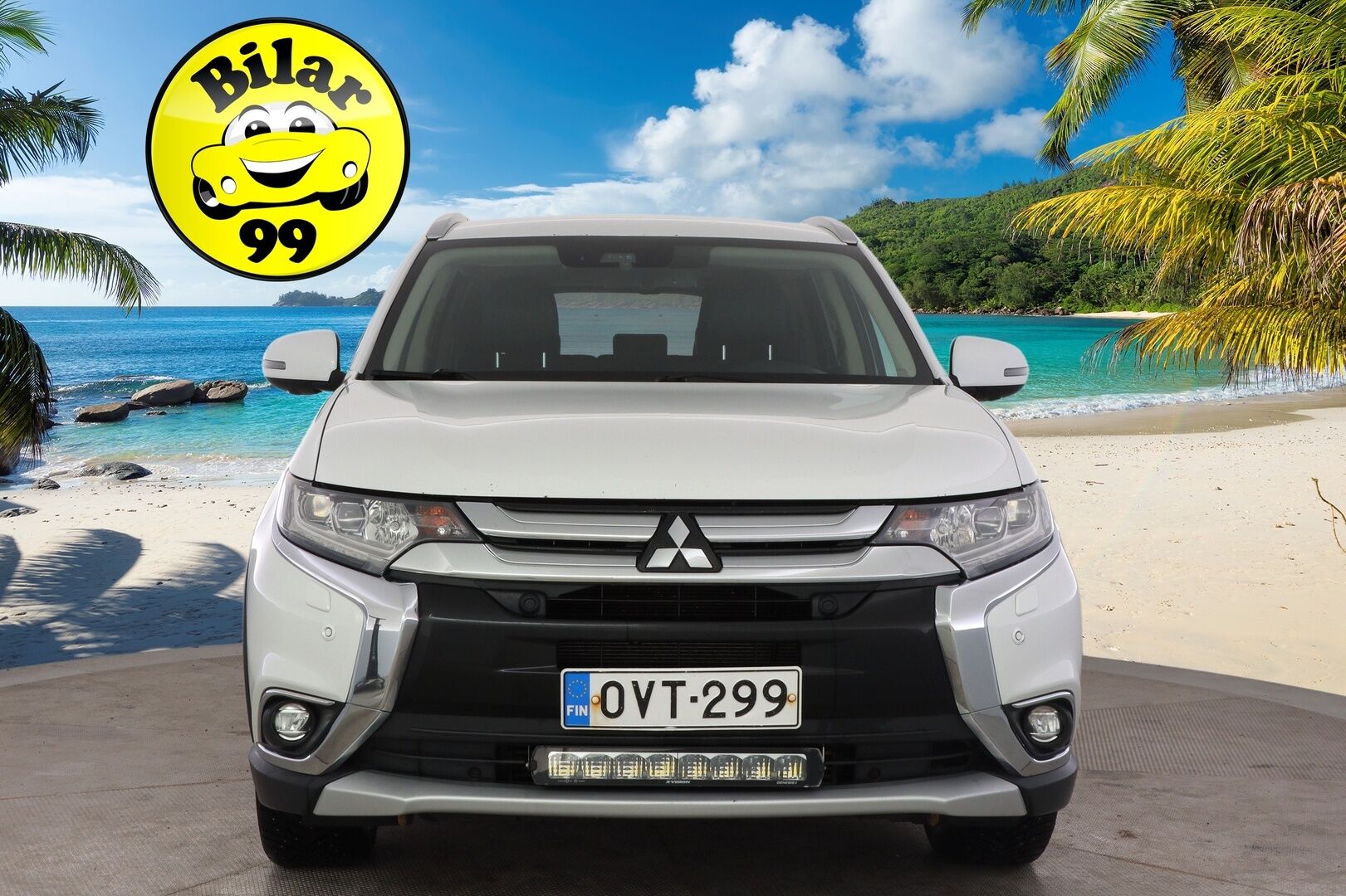 Mitsubishi Outlander 2017 2,2 DI-D Instyle 4WD 7P Business *Webasto / Adapt. vakkari / Rockford / Nahat / Lane assist / Blis / 360 kamera / Navi / Koukku* - *Webasto / Adapt. vakkari / Rockford / Nahat / Lane assist / Blis / 360 kamera / Navi / Koukku*