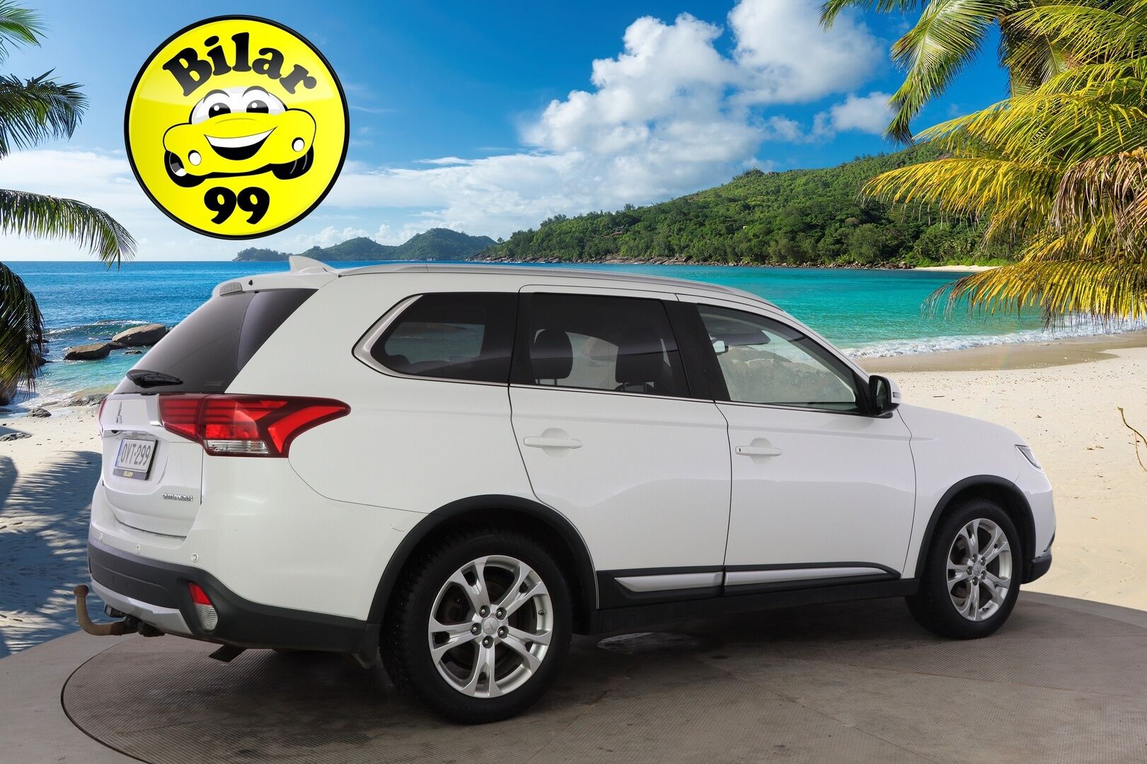 Mitsubishi Outlander 2017 2,2 DI-D Instyle 4WD 7P Business *Webasto / Adapt. vakkari / Rockford / Nahat / Lane assist / Blis / 360 kamera / Navi / Koukku* - *Webasto / Adapt. vakkari / Rockford / Nahat / Lane assist / Blis / 360 kamera / Navi / Koukku*