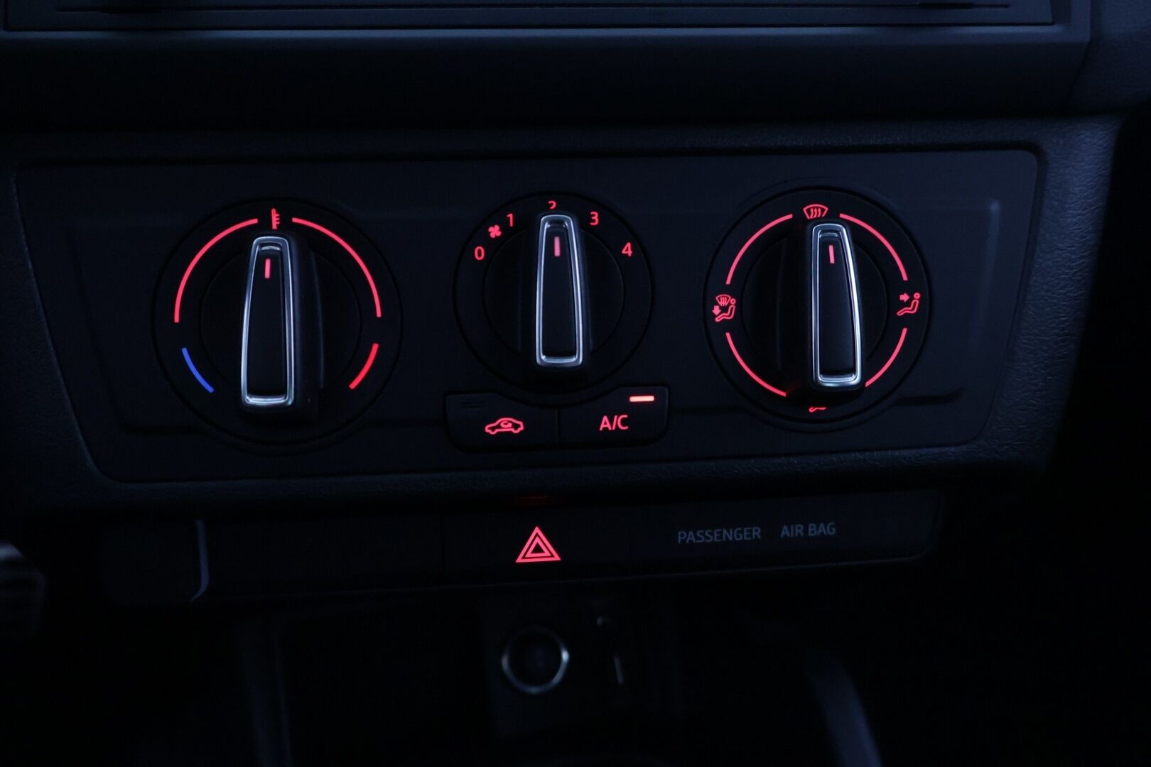 Seat Ibiza 2017 1,2 TSI 90 Style */ Suomi-auto / Vakkari / Webasto / Lohko / Bluetooth / Ilmastointi / 2x renkaat /* - Näppärä kauppakassi / 2x renkaat