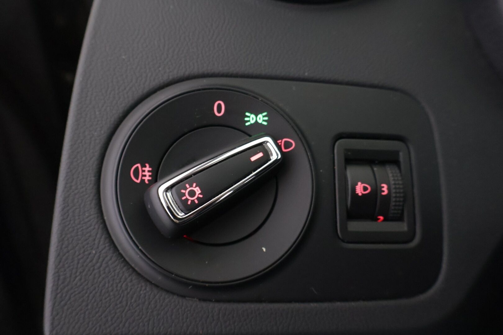 Seat Ibiza 2017 1,2 TSI 90 Style */ Suomi-auto / Vakkari / Webasto / Lohko / Bluetooth / Ilmastointi / 2x renkaat /* - Näppärä kauppakassi / 2x renkaat