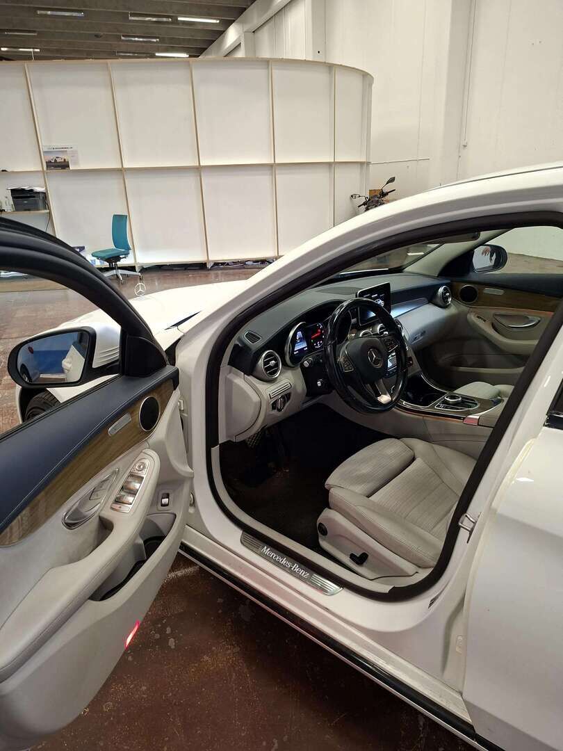 Mercedes-Benz C 2017 200 Edition 4MATIC - | 1-OM Suomi-auto | Vetokoukku | Lohkolämmitin | Kahdet renkaat alumiinivanteilla | LED ajovalot | Vakionopeudensäädin nopeudenrajottimella | 