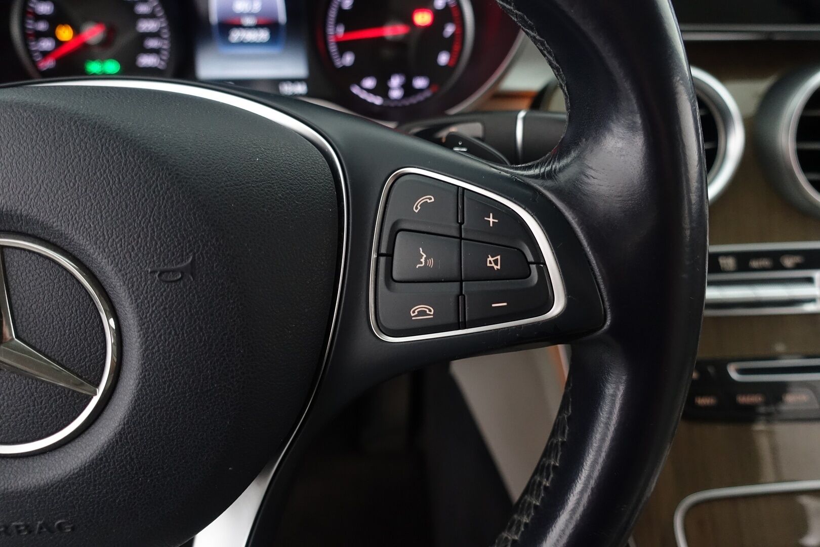 Mercedes-Benz C 2017 200 Edition 4MATIC - | 1-OM Suomi-auto | Näyttävä | Vetokoukku | Lohkolämmitin | ILS-Led |  Vakionopeudensäädin nopeudenrajottimella | 