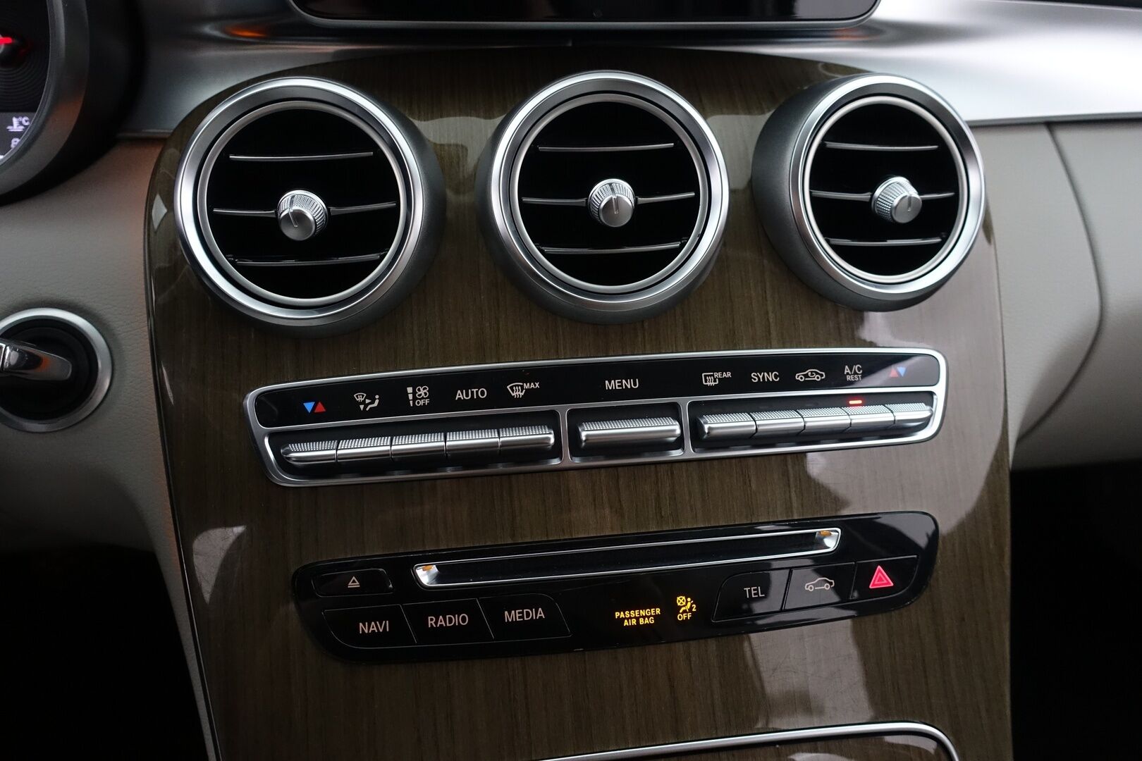 Mercedes-Benz C 2017 200 Edition 4MATIC - | 1-OM Suomi-auto | Näyttävä | Vetokoukku | Lohkolämmitin | ILS-Led |  Vakionopeudensäädin nopeudenrajottimella | 