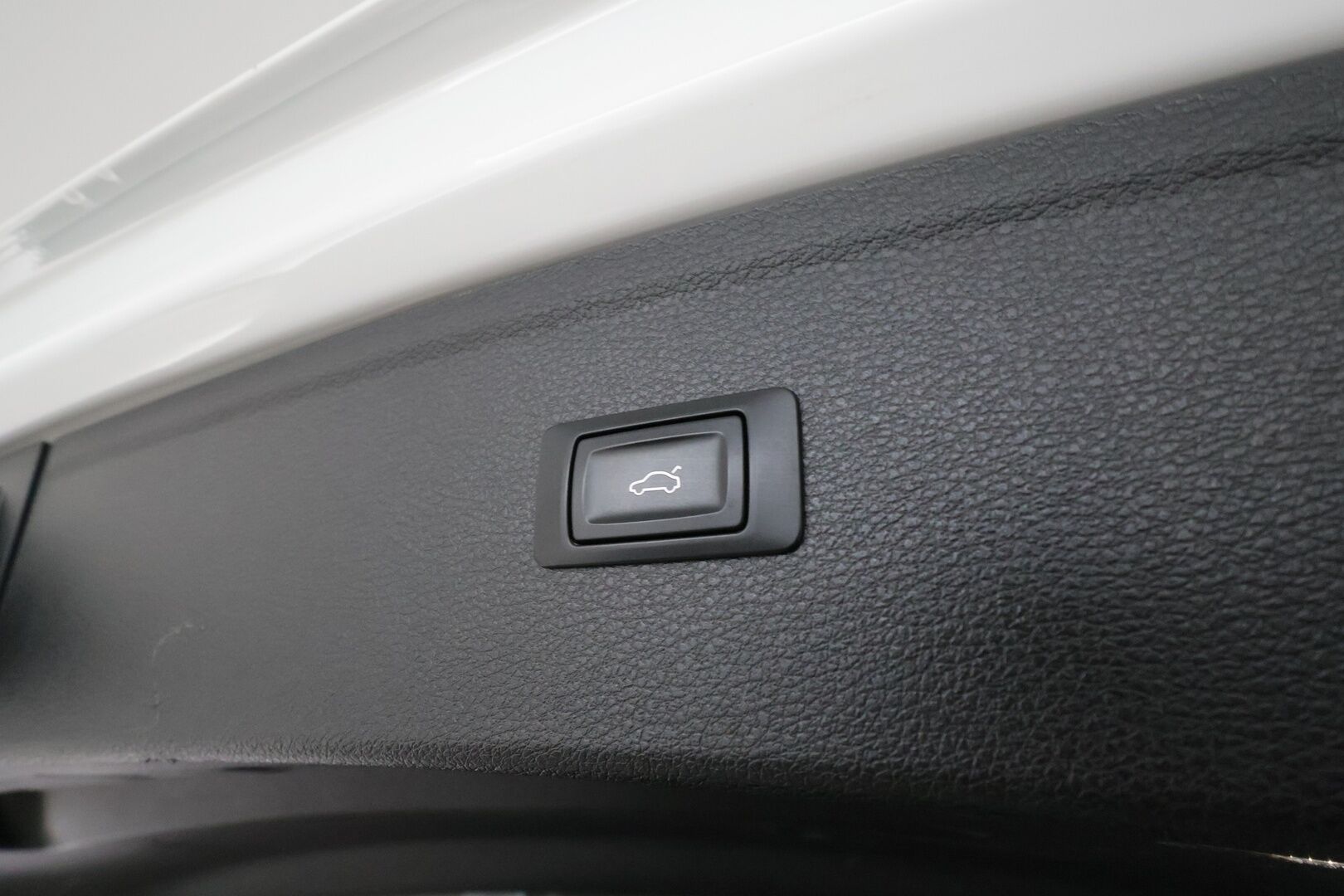 Audi Q5 2017 Business 2,0 TDI 120 kW quattro S tronic **Vakkari / P.tutkat / Koukku / Webasto / LED** - Suomi-auto / Kahdet renkaat aluvanteilla