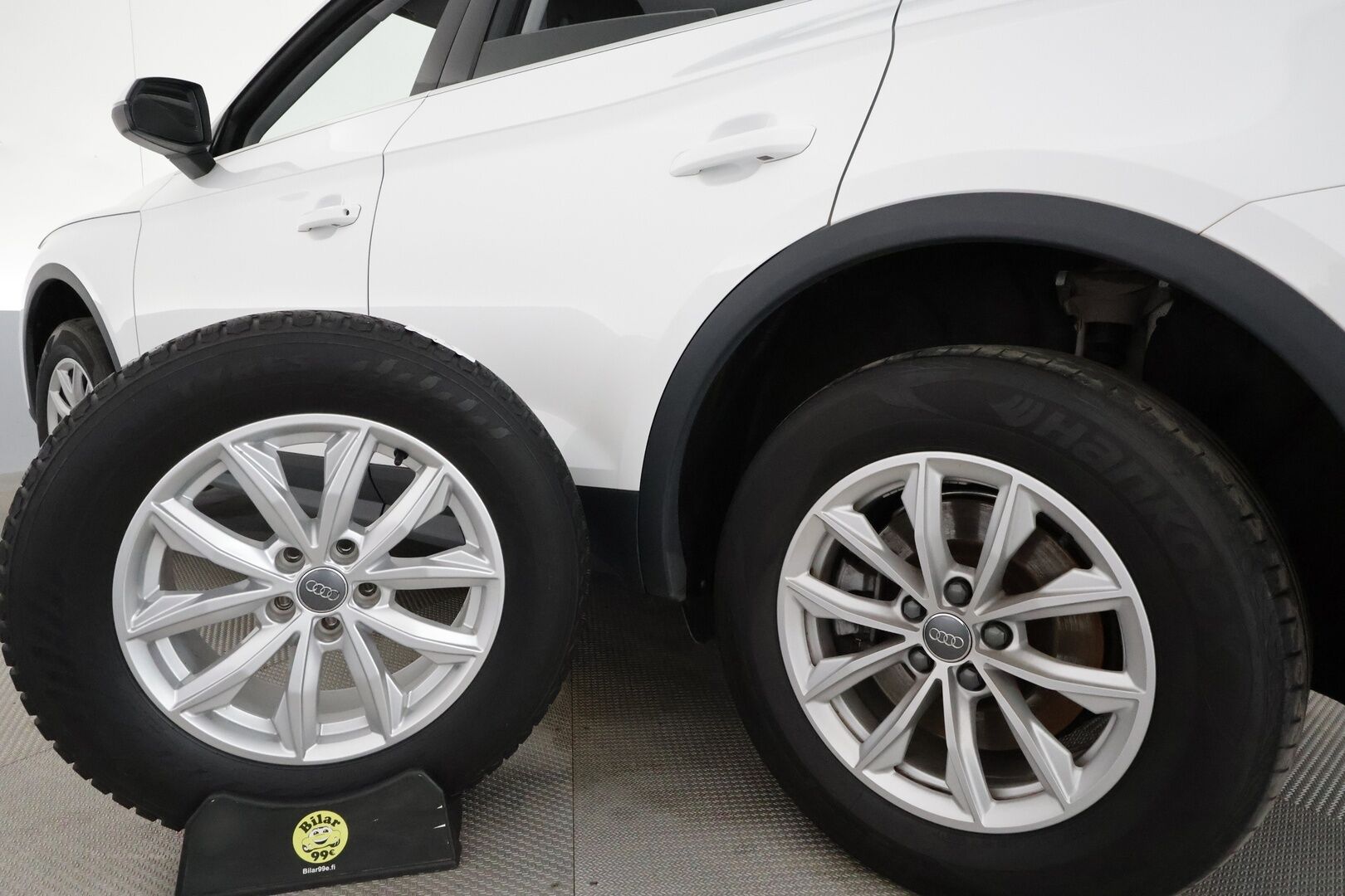 Audi Q5 2017 Business 2,0 TDI 120 kW quattro S tronic **Vakkari / P.tutkat / Koukku / Webasto / LED** - Suomi-auto / Kahdet renkaat aluvanteilla - HULLUT JOULUT KORKOTARJOUS 2,49% 
