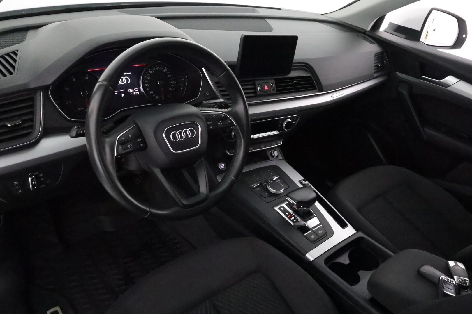 Audi Q5 2017 Business 2,0 TDI 120 kW quattro S tronic **Vakkari / P.tutkat / Koukku / Webasto / LED** - Suomi-auto / Kahdet renkaat aluvanteilla