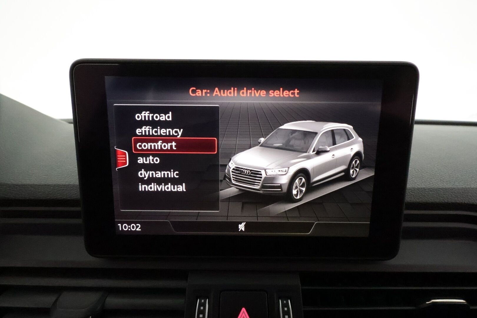 Audi Q5 2017 Business 2,0 TDI 120 kW quattro S tronic **Vakkari / P.tutkat / Koukku / Webasto / LED** - Suomi-auto / Kahdet renkaat aluvanteilla