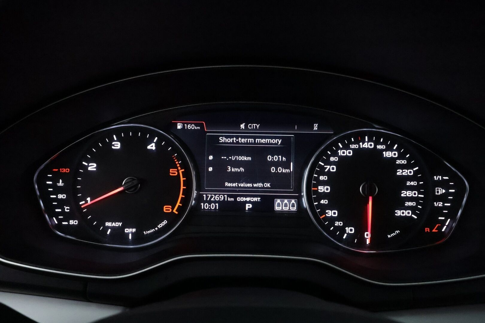 Audi Q5 2017 Business 2,0 TDI 120 kW quattro S tronic **Vakkari / P.tutkat / Koukku / Webasto / LED** - Suomi-auto / Kahdet renkaat aluvanteilla - HULLUT JOULUT KORKOTARJOUS 2,49% 