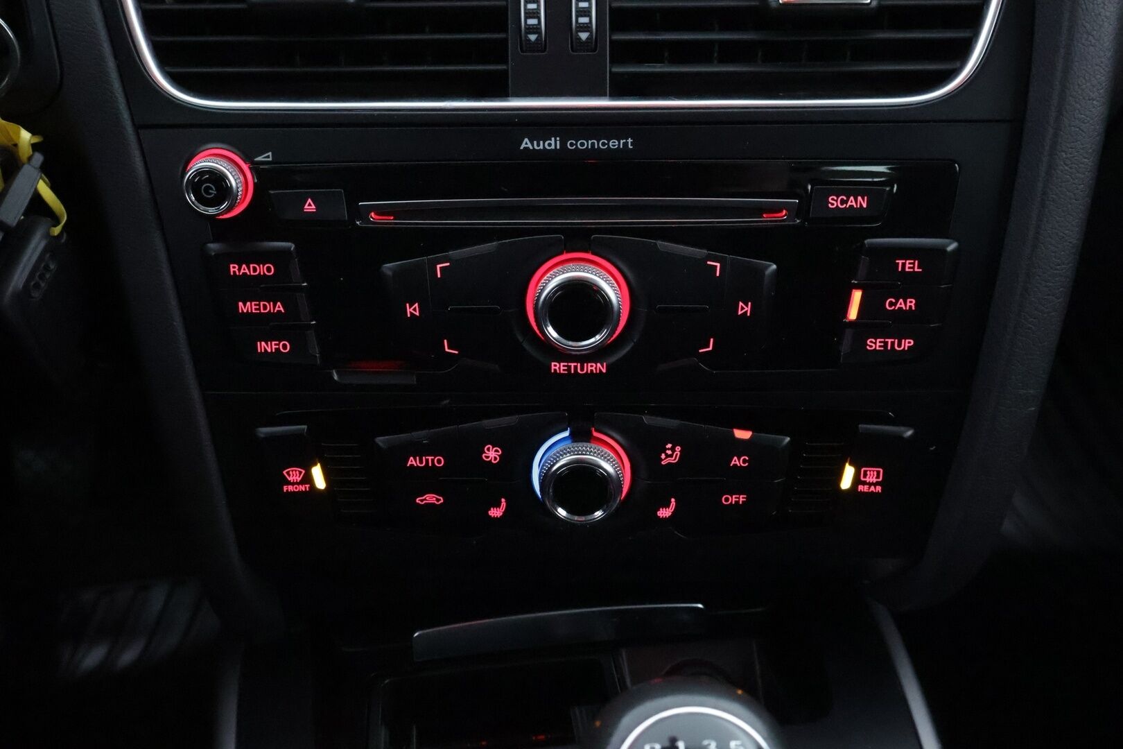 Audi A4 2014 Avant Business 2,0 TDI 130 kW quattro - YritysOutlet - Myydään vain yrityksille - Webasto / Vakkari / Xenon / Jakopää juuri tehty!