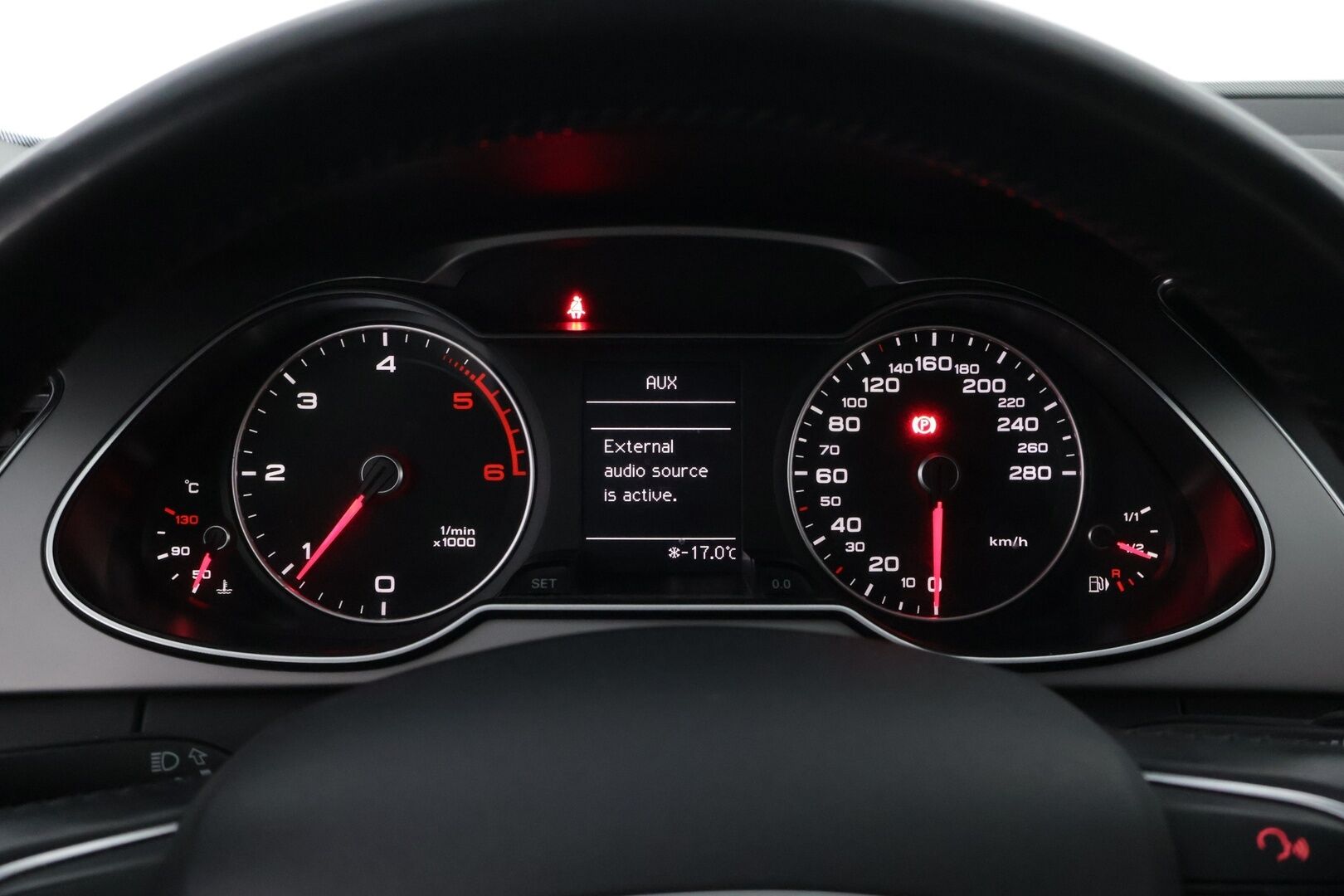 Audi A4 2014 Avant Business 2,0 TDI 130 kW quattro - YritysOutlet - Myydään vain yrityksille - Webasto / Vakkari / Xenon / Jakopää juuri tehty!