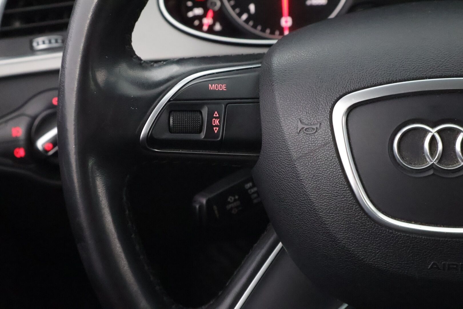 Audi A4 2014 Avant Business 2,0 TDI 130 kW quattro - YritysOutlet - Myydään vain yrityksille - Webasto / Vakkari / Xenon / Jakopää juuri tehty!