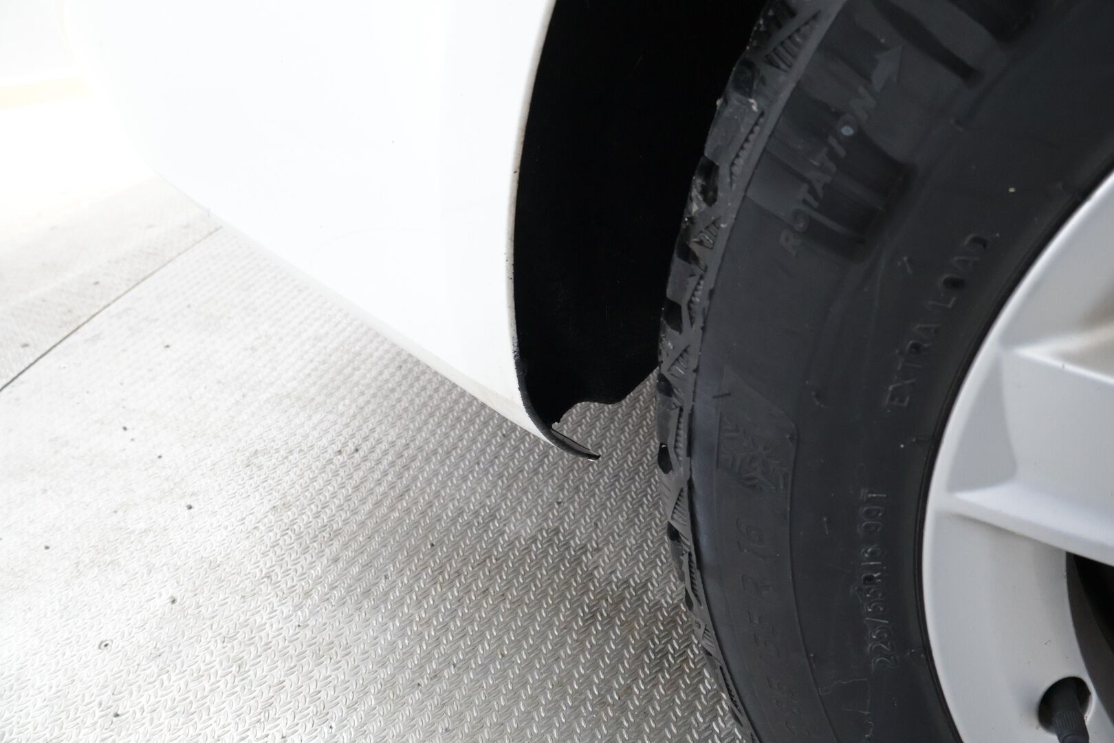 Audi A4 2014 Avant Business 2,0 TDI 130 kW quattro - YritysOutlet - Myydään vain yrityksille - Webasto / Vakkari / Xenon / Jakopää juuri tehty!