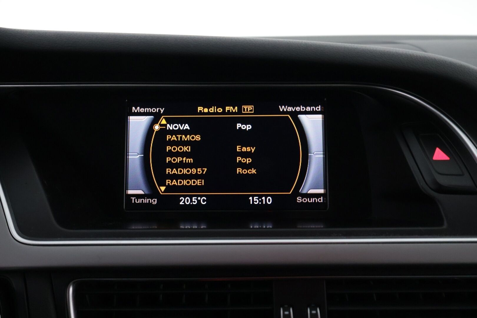 Audi A4 2014 Avant Business 2,0 TDI 130 kW quattro - YritysOutlet - Myydään vain yrityksille - Webasto / Vakkari / Xenon / Jakopää juuri tehty!