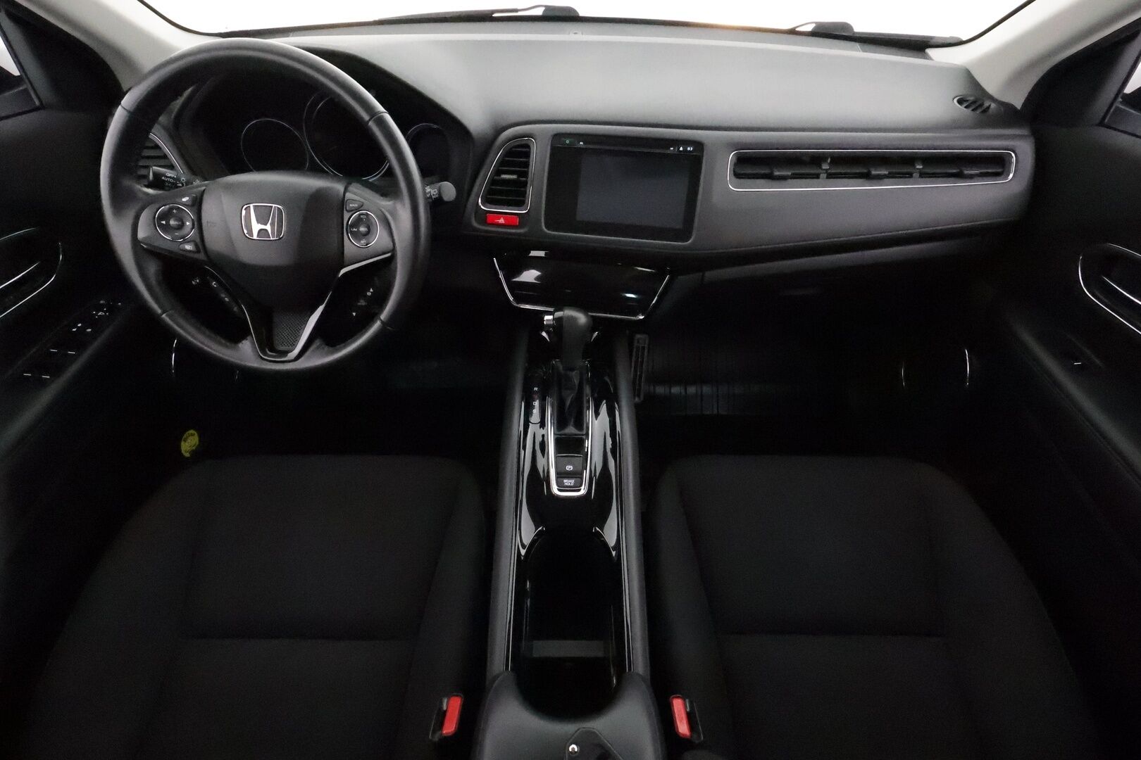 Honda HR-V 2017 1,5 Elegance CVT **Vakkari / Koukku / P.tutkat / Kaistavahti / Bluetooth / Penkinlämmittimet** - Suomi-auto / Kahdet renkaat aluvanteilla