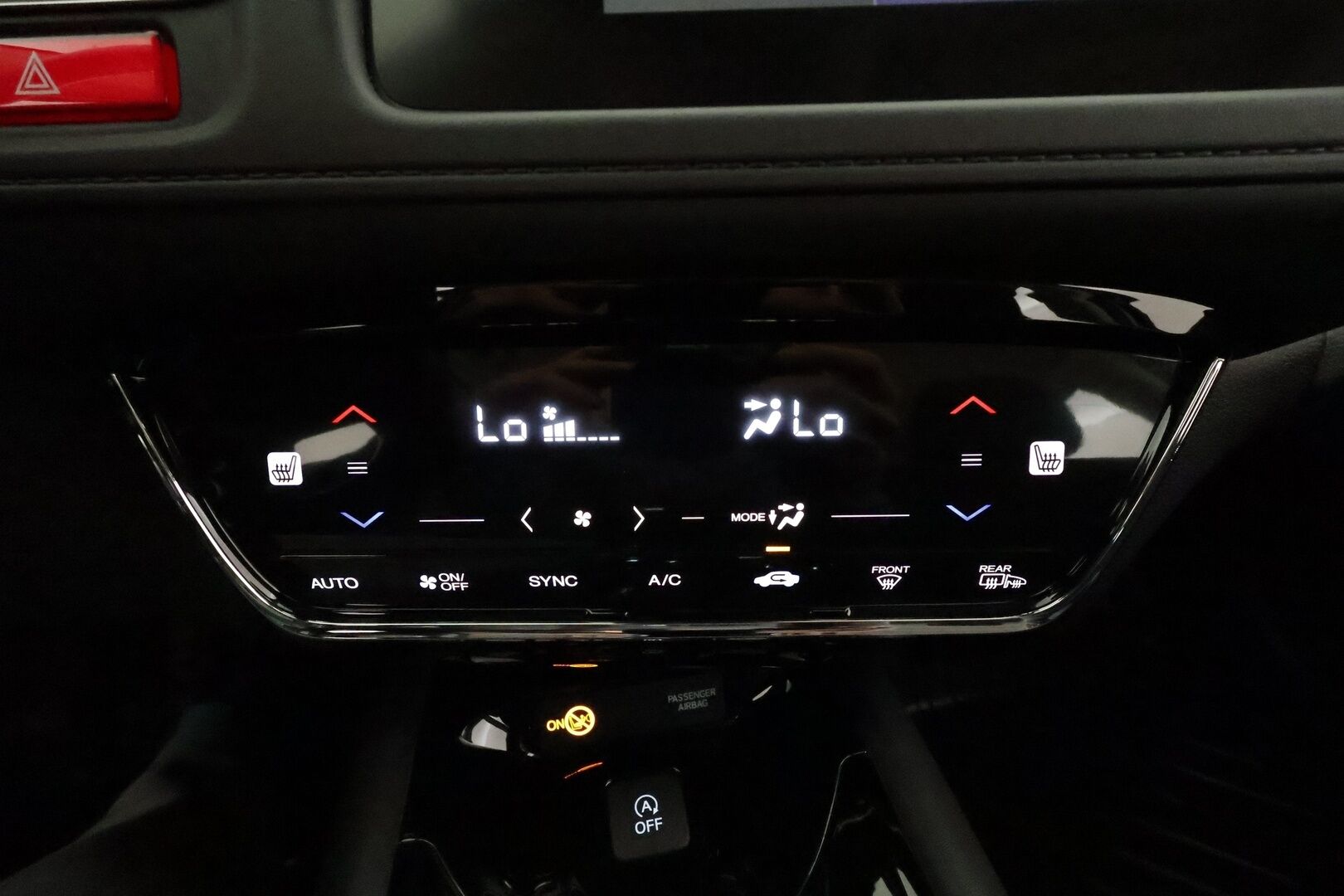 Honda HR-V 2017 1,5 Elegance CVT **Vakkari / Koukku / P.tutkat / Kaistavahti / Bluetooth / Penkinlämmittimet** - Suomi-auto / Kahdet renkaat aluvanteilla