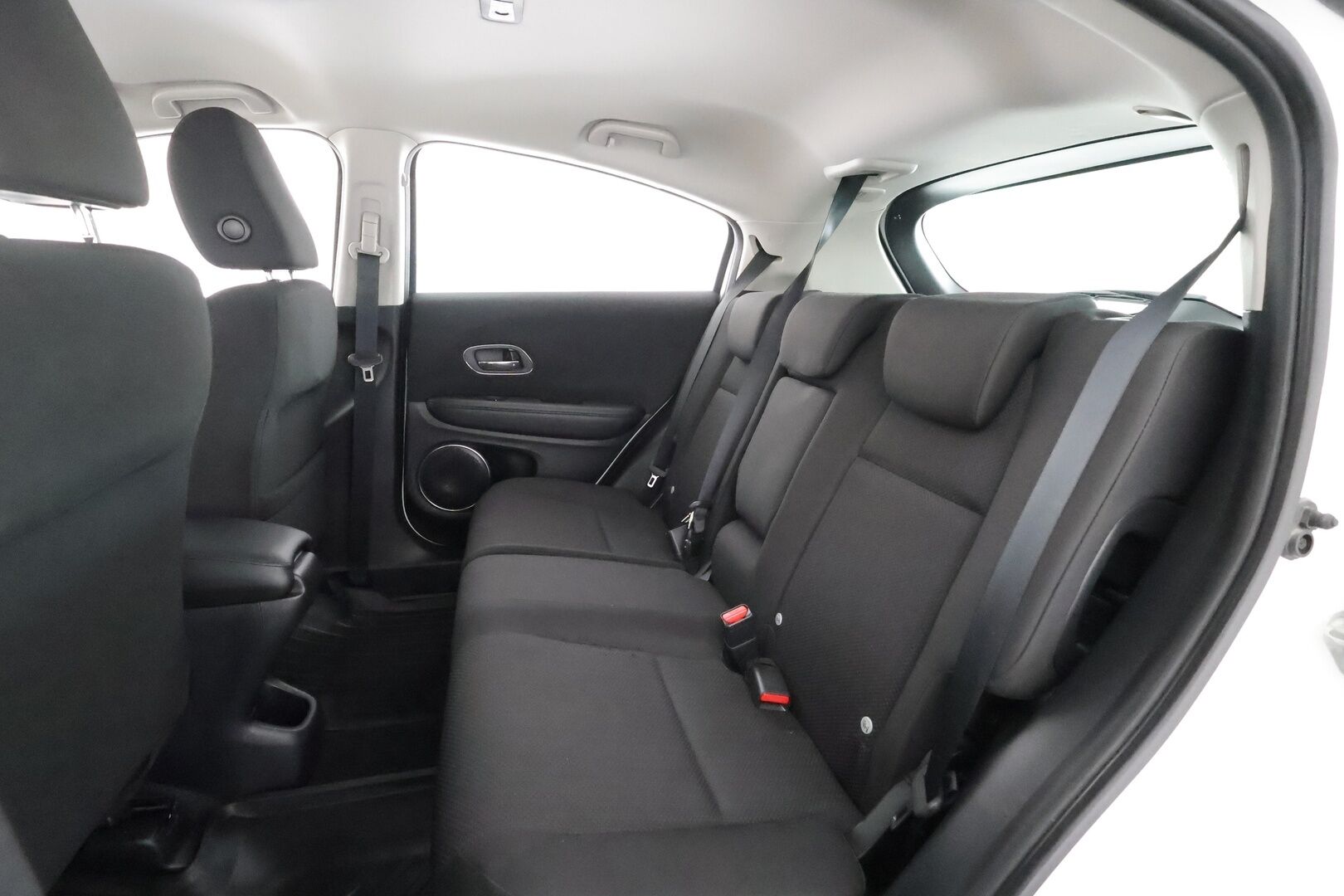 Honda HR-V 2017 1,5 Elegance CVT - | Vakkari | Lohko | Koukku | Huoltokirja | Bluetooth | Suomi-auto | Kahdet Renkaat |