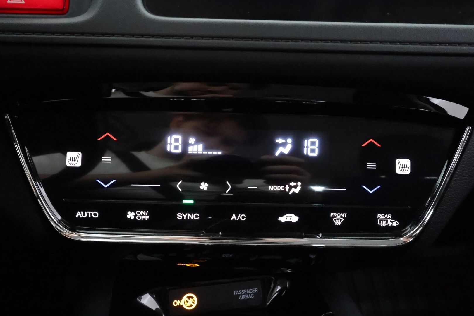 Honda HR-V 2017 1,5 Elegance CVT - | Vakkari | Lohko | Koukku | Huoltokirja | Bluetooth | Suomi-auto | Kahdet Renkaat |