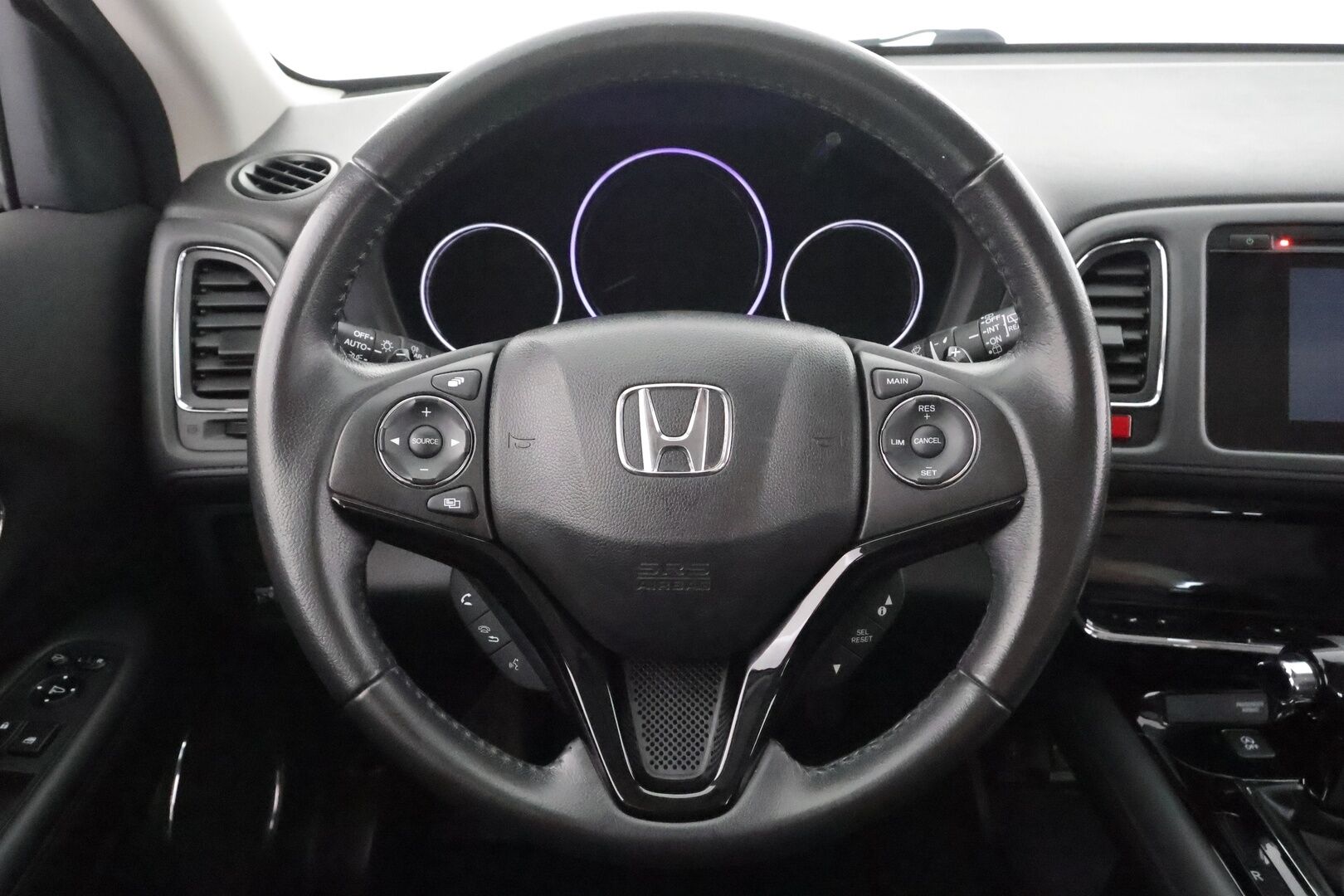 Honda HR-V 2017 1,5 Elegance CVT - | Vakkari | Lohko | Koukku | Huoltokirja | Bluetooth | Suomi-auto | Kahdet Renkaat |