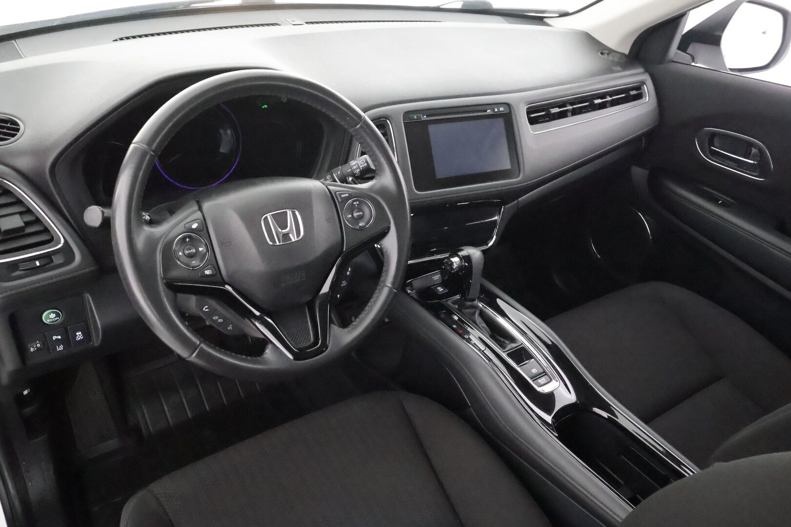 Honda HR-V 2017 1,5 Elegance CVT - | Vakkari | Lohko | Koukku | Huoltokirja | Bluetooth | Suomi-auto | Kahdet Renkaat |