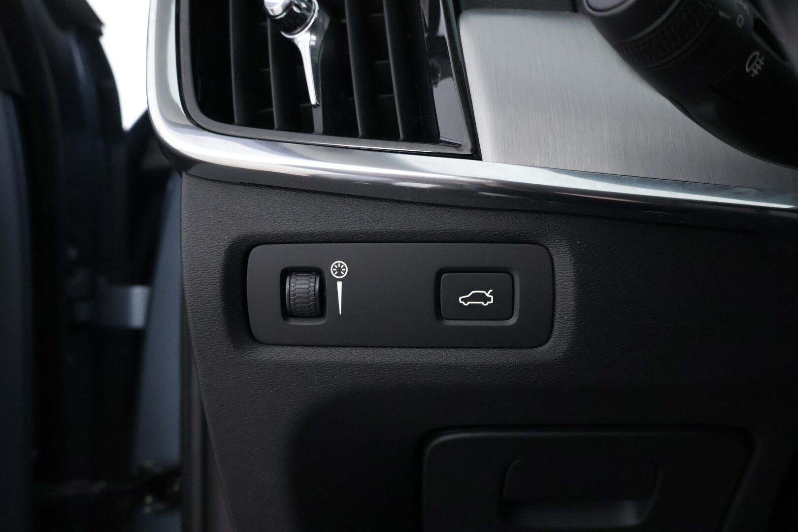 Volvo S90 2018 D4 Business aut - Suomiauto | Webasto | Adapt.Vakkari | Vetokoukku | Phoenix Gold Audio | Adapt.LED | Peruutustutkat | KATSO HINTA!