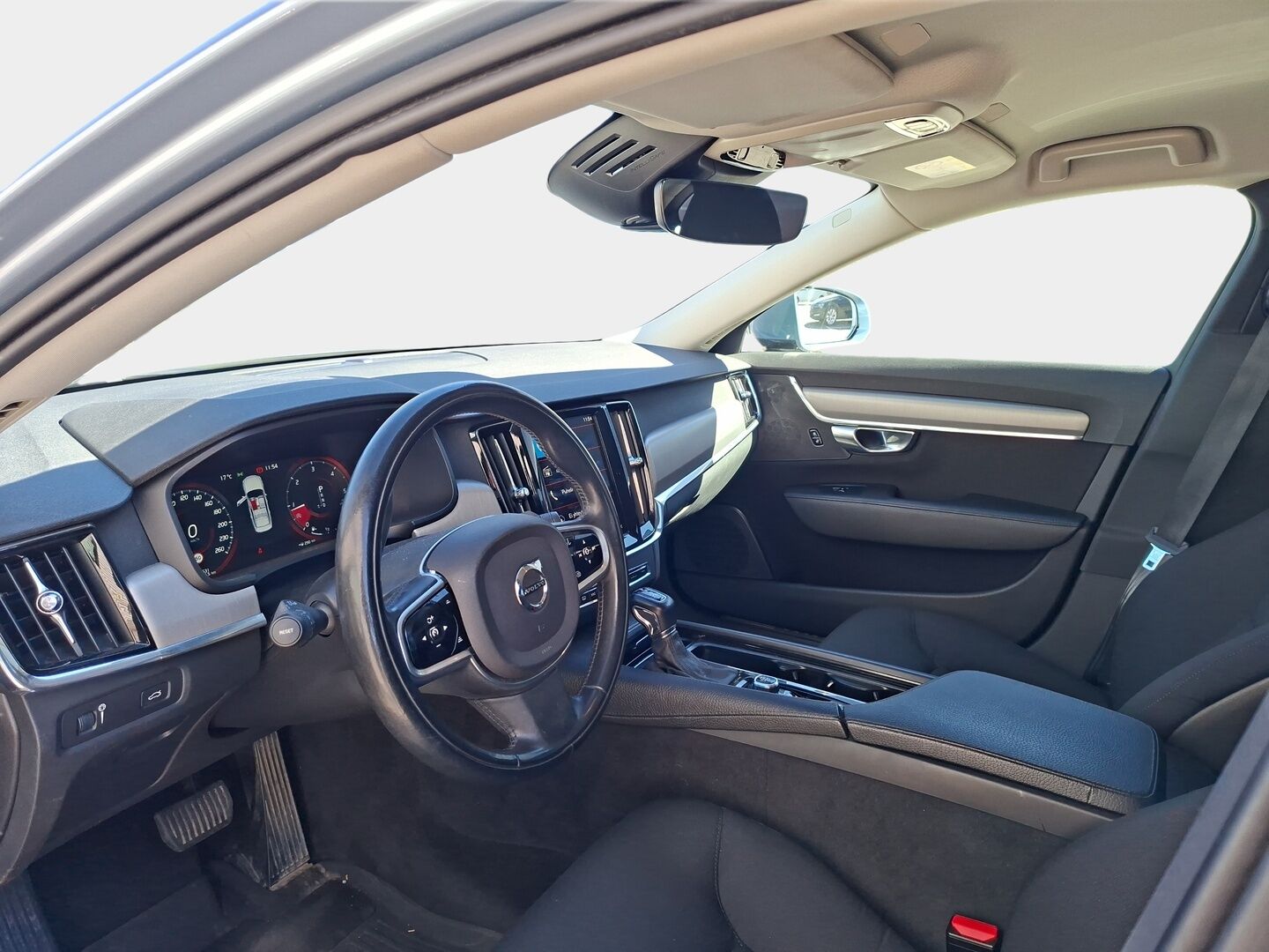 Volvo S90 2018 D4 Business aut * Suomiauto / Webasto / Adapt.Vakkari / Vetokoukku / Phoenix Gold Audio / Adapt.LED - Sensus Navi / Jakopää tehty / Juuri tullut Tampereelle!