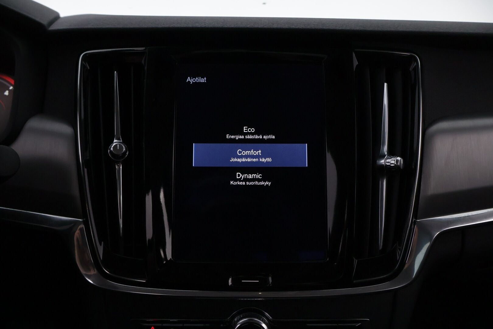 Volvo S90 2018 D4 Business aut - Suomiauto | Webasto | Adapt.Vakkari | Vetokoukku | Phoenix Gold Audio | Adapt.LED | Peruutustutkat | KATSO HINTA!