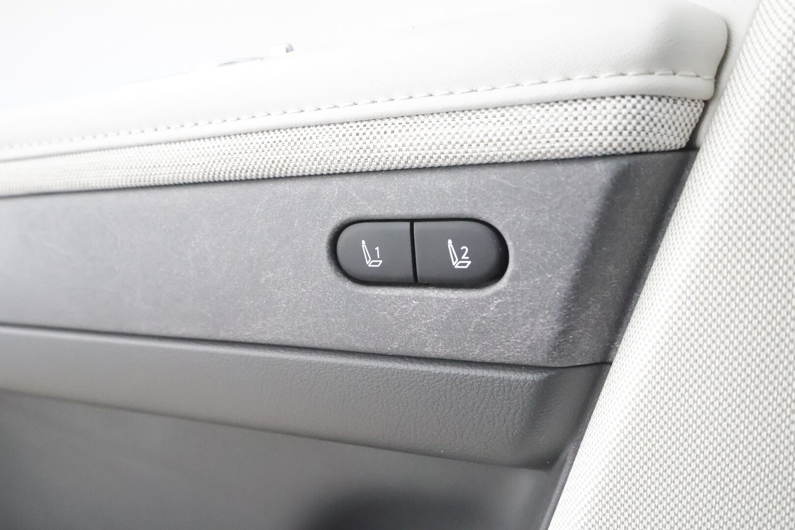 Hyundai IONIQ 5 2022 73 kWh 217 hv Premium * ACC / HUD / 360° / ILP / Relax-istuimet / Bose / LED / Ilmastoidut nahat / KeylessGo / Sähköluukku * - Suomi-auto / Kahdet renkaat aluvanteilla / Merkkihuollettu / Huippuvarusteet