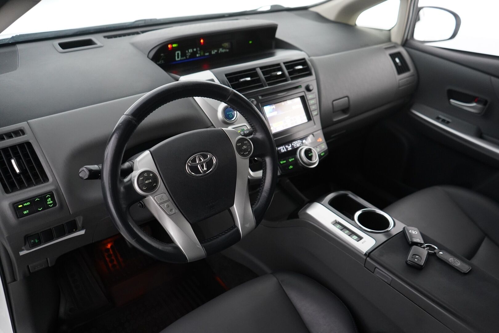 Toyota PRIUS+ 2015 1.8 Active 7p *Kamera / HUD / Nahat / Vakkari* - Täydellinen huoltohistoria / Kahdet hyvät renkaat / 7-paikkainen