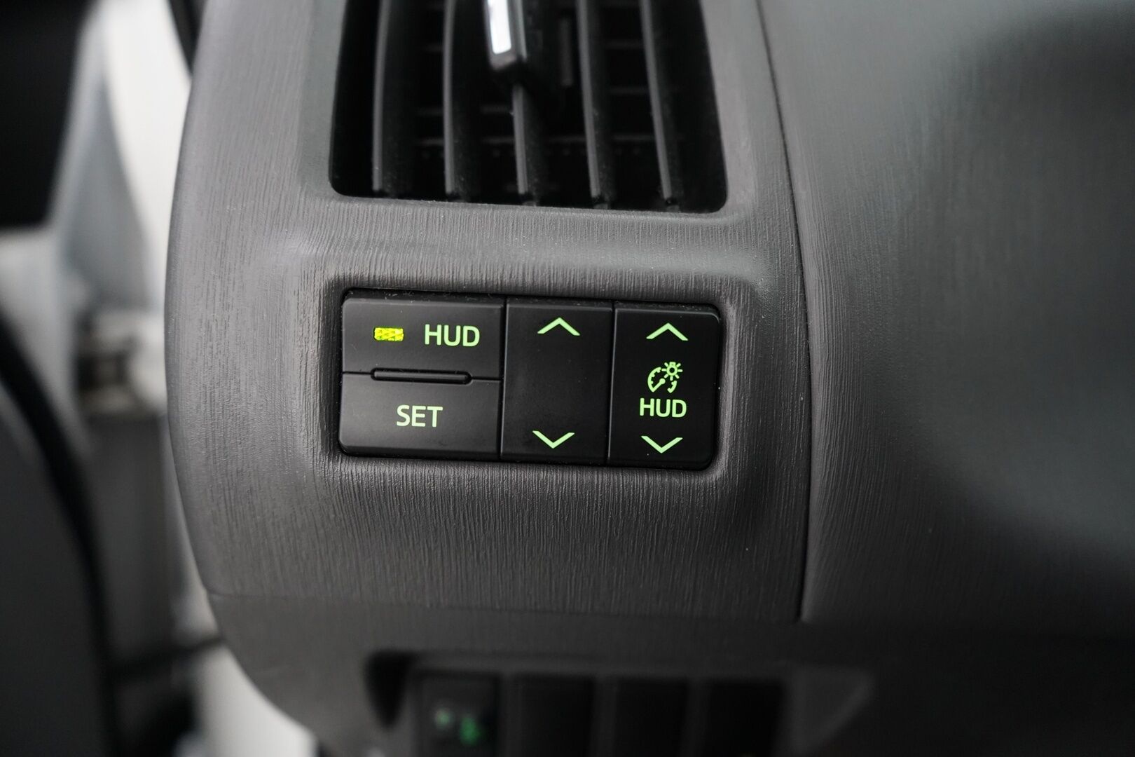 Toyota PRIUS+ 2015 1.8 Active 7p *Kamera / HUD / Nahat / Vakkari* - Täydellinen huoltohistoria / Kahdet hyvät renkaat / 7-paikkainen