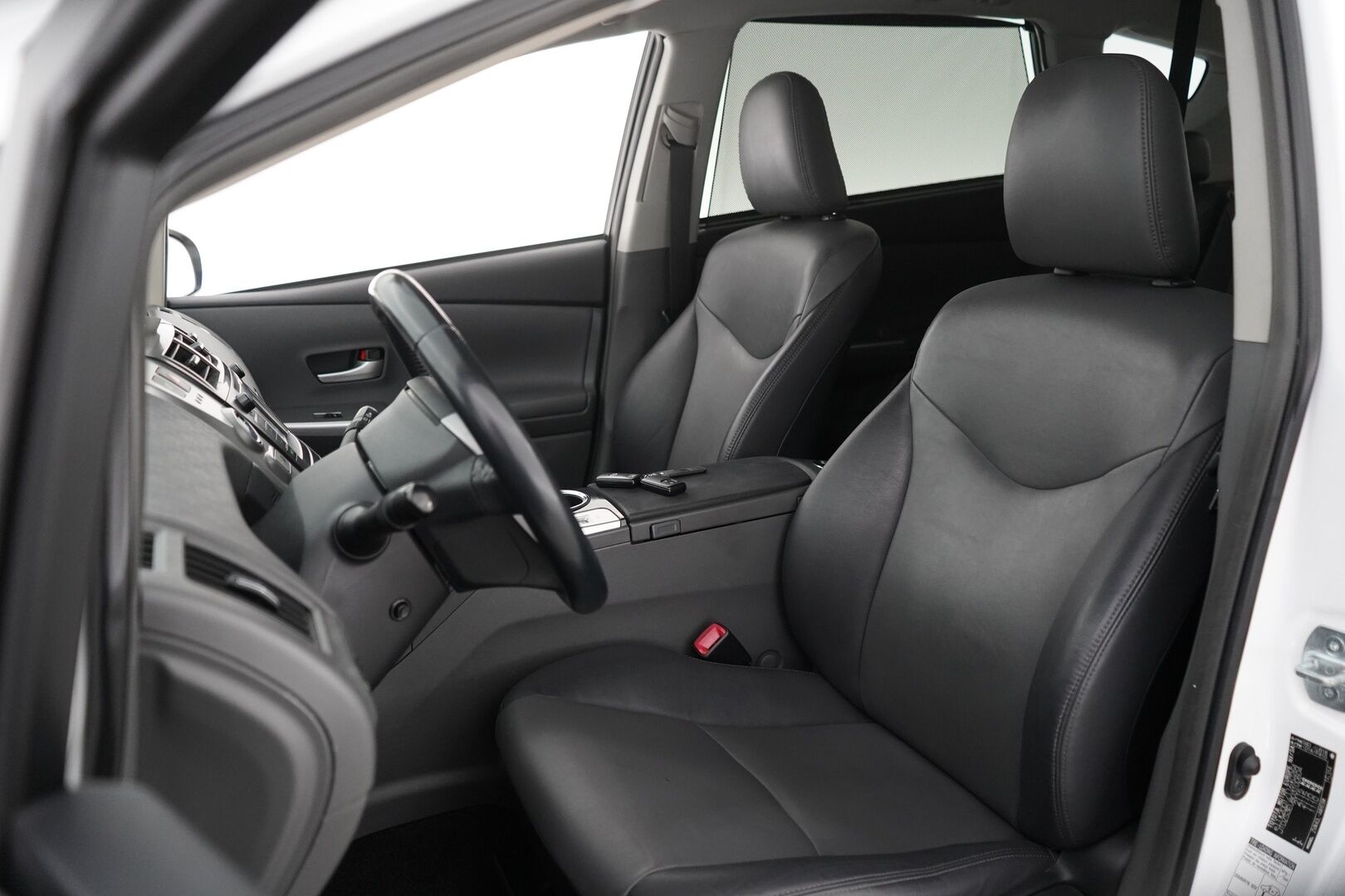 Toyota PRIUS+ 2015 1.8 Active 7p *Kamera / HUD / Nahat / Vakkari* - Täydellinen huoltohistoria / Kahdet hyvät renkaat / 7-paikkainen