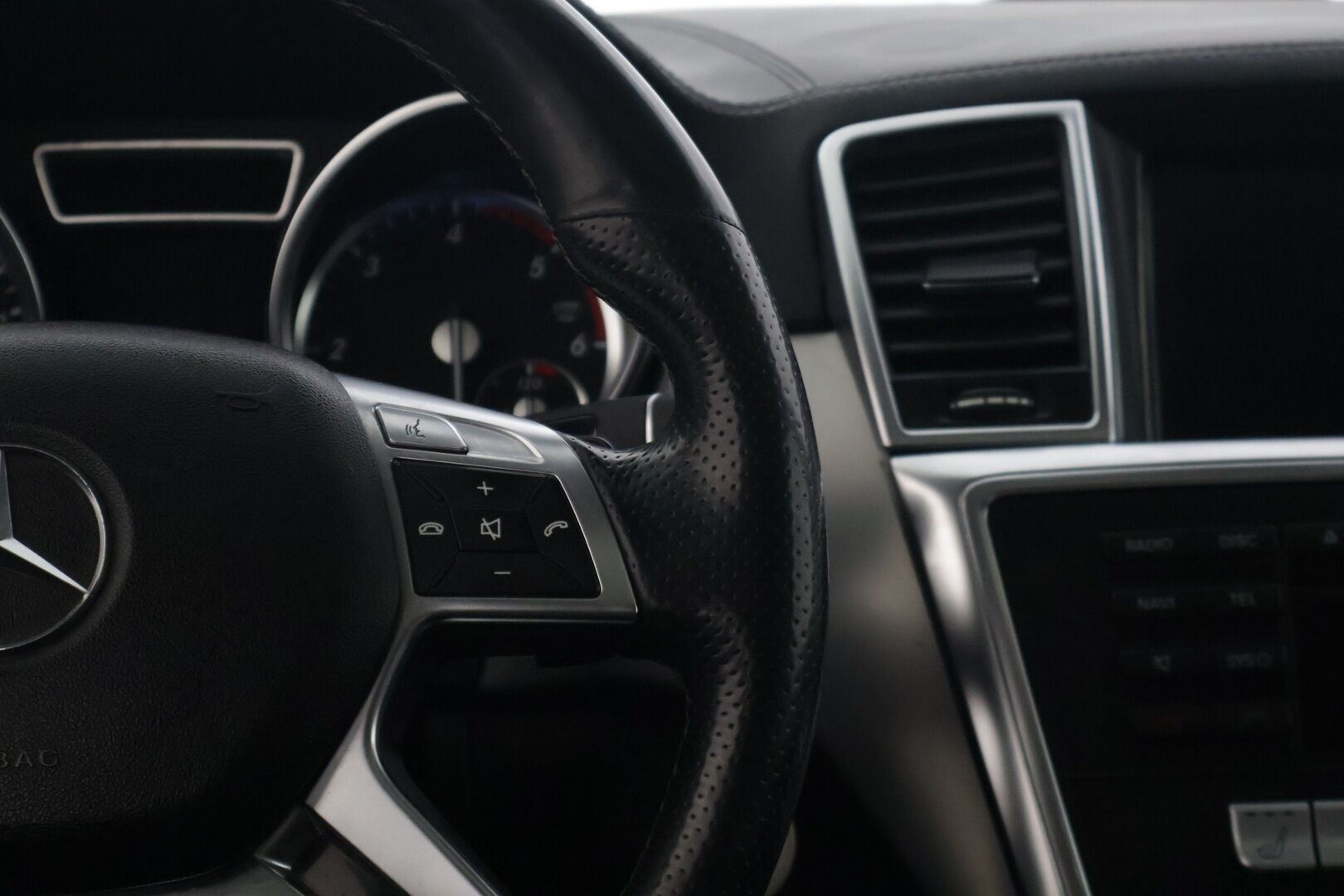 Mercedes-Benz GL 2013 350 BlueTEC 4Matic - | Vetokoukku | Kamera | Lisälämmitin | Ilma-alusta | Muistipenkki Kattoluukku | ILS |