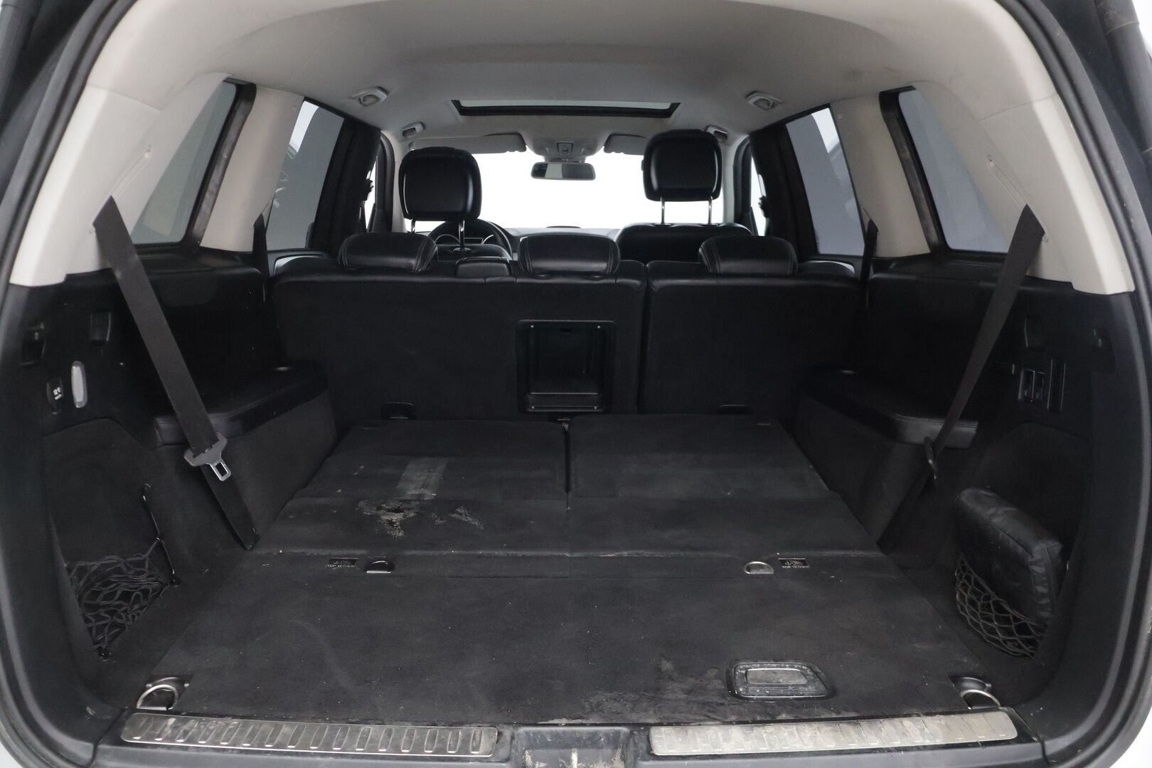 Mercedes-Benz GL 2013 350 BlueTEC 4Matic *Vetokoukku / Kamera / Lisälämmitin / Ilma-alusta / Muistipenkki * - Huollettu 3/2026 / 3500kg vetomassa! / Kattoluukku / ILS - HULLUT AVAJAISHULINAT KORKOTARJOUS 3,29 %