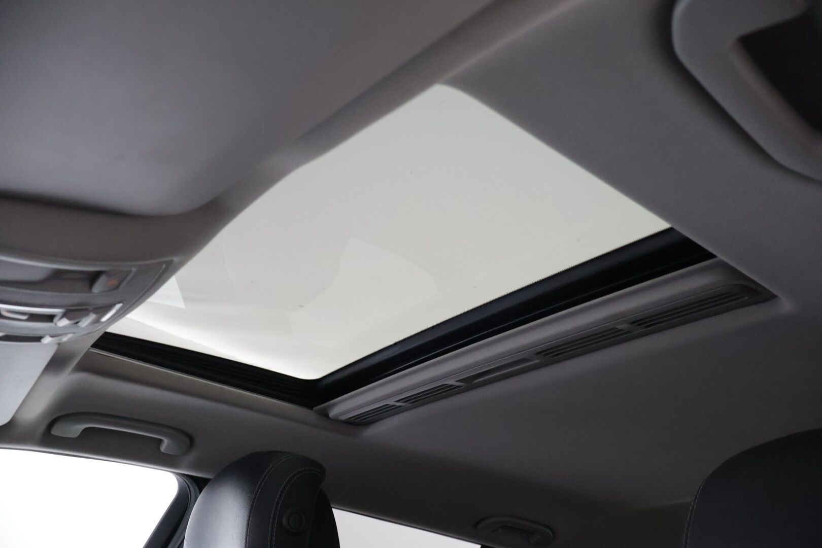 Mercedes-Benz GL 2013 350 BlueTEC 4Matic *Vetokoukku / Kamera / Lisälämmitin / Ilma-alusta / Muistipenkki * - Huollettu 3/2026 / 3500kg vetomassa! / Kattoluukku / ILS - HULLUT AVAJAISHULINAT KORKOTARJOUS 3,29 %