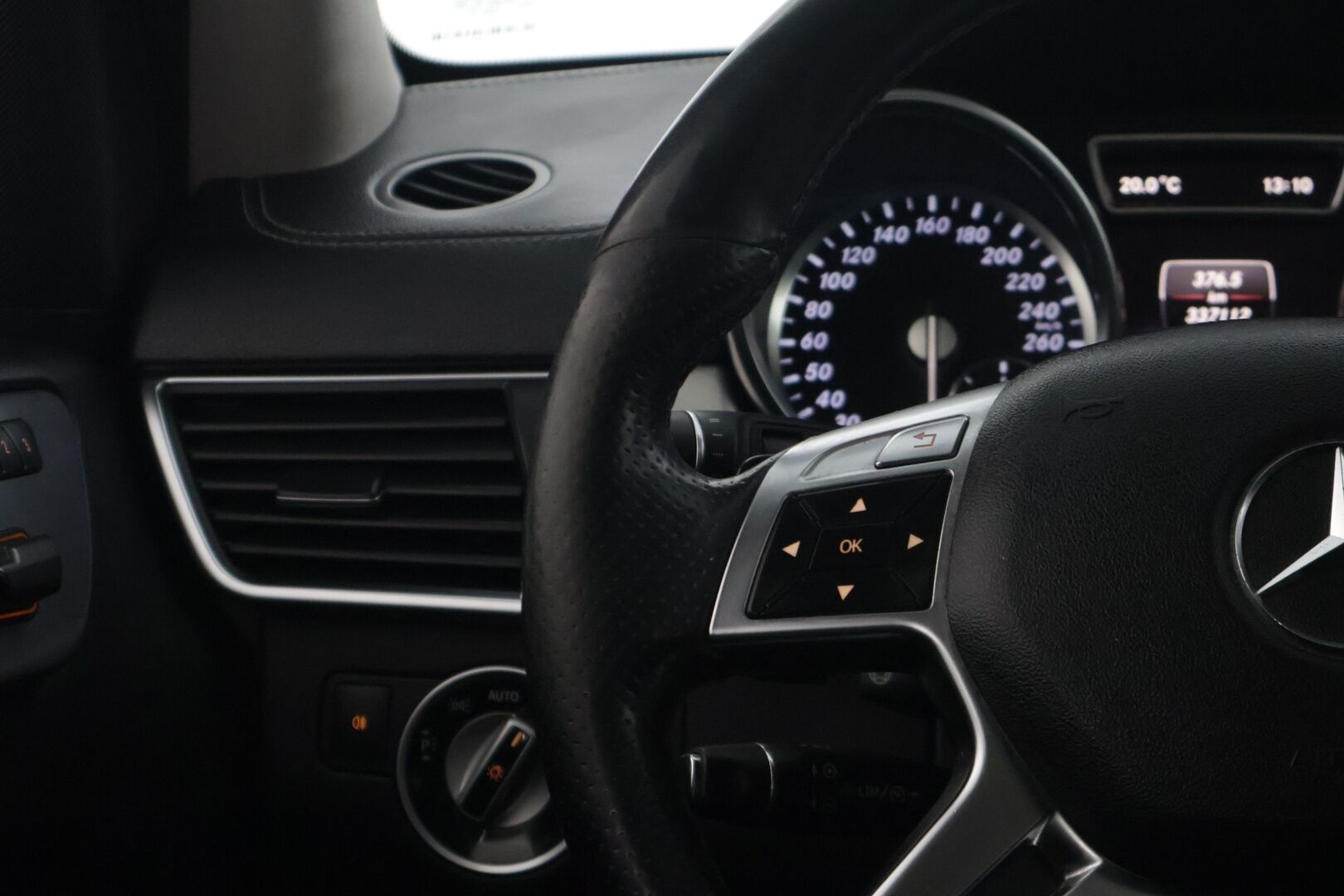 Mercedes-Benz GL 2013 350 BlueTEC 4Matic - | Vetokoukku | Kamera | Lisälämmitin | Ilma-alusta | Muistipenkki Kattoluukku | ILS |