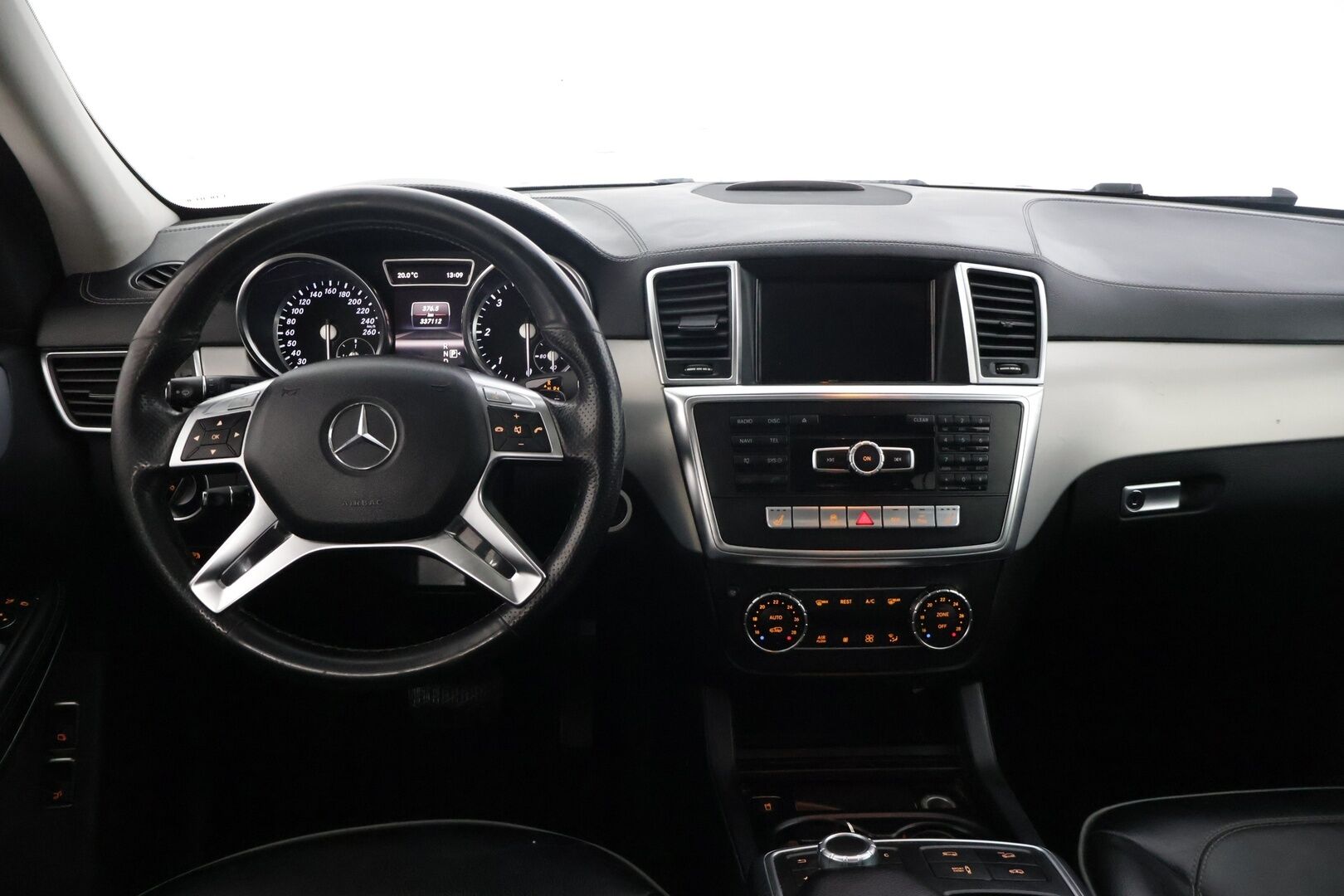 Mercedes-Benz GL 2013 350 BlueTEC 4Matic - | Vetokoukku | Kamera | Lisälämmitin | Ilma-alusta | Muistipenkki Kattoluukku | ILS |