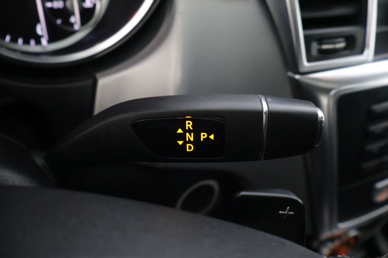 Mercedes-Benz GL 2013 350 BlueTEC 4Matic *Vetokoukku / Kamera / Lisälämmitin / Ilma-alusta / Muistipenkki * - Huollettu 3/2026 / 3500kg vetomassa! / Kattoluukku / ILS - HULLUT AVAJAISHULINAT KORKOTARJOUS 3,29 %