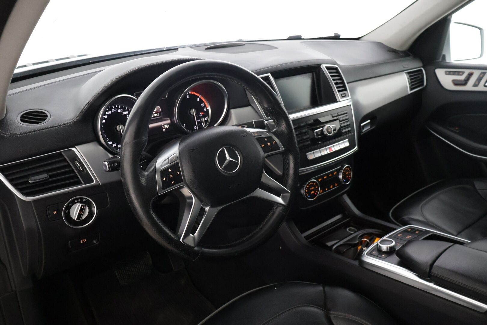 Mercedes-Benz GL 2013 350 BlueTEC 4Matic - | Vetokoukku | Kamera | Lisälämmitin | Ilma-alusta | Muistipenkki Kattoluukku | ILS |