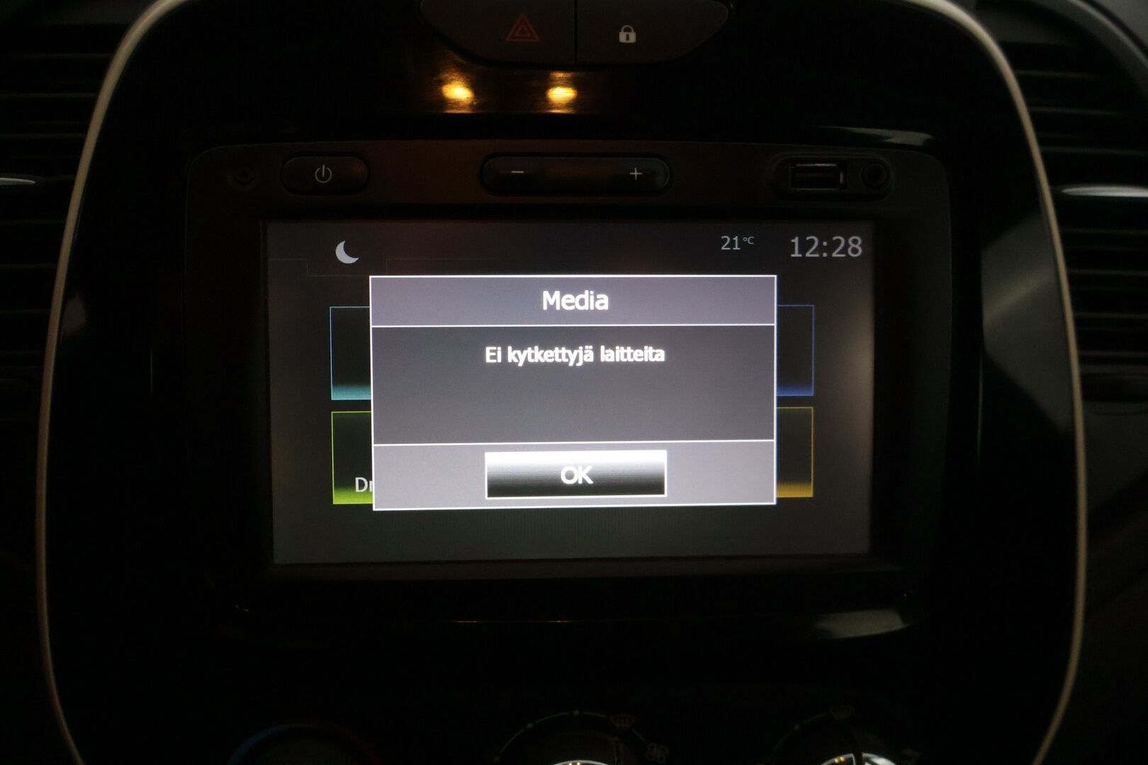 Renault Captur 2017 TCe 90 Zen S17 * Lohko / P-Tutka / Vakkari / Navi / KeyLessGo * - * Päältä kaunis ja sisältä toimiva Renault! *