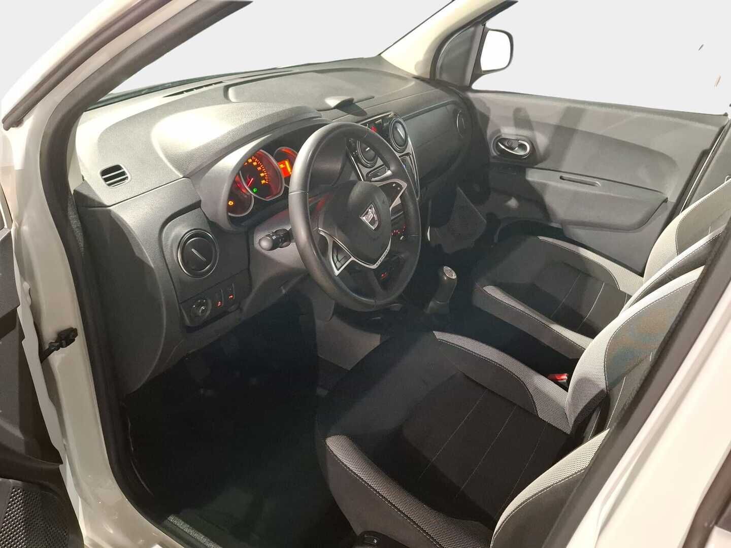 Dacia Lodgy 2018 Stepway TCe 115 7p - * Suomi-auto / 7-paikkainen / Kahdet renkaat * - HULLUT AVAJAISHULINAT KORKOTARJOUS 3,29 %