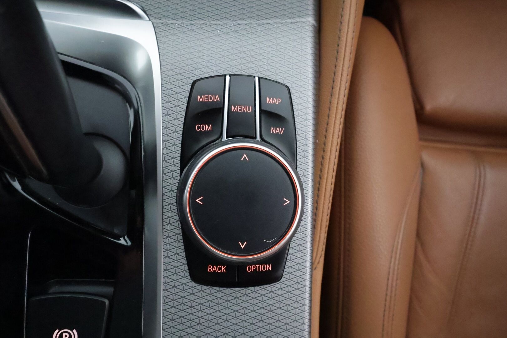 BMW 530 2018 G31 Touring 530d A xDrive M-Sport **Panorama / P. Kamera / Sporttipenkit / LED-valot / Navi / Digimittaristo** - Ruskea Nahkaverhoilu / Vakkari / KeylessGO / 2x Renkaat