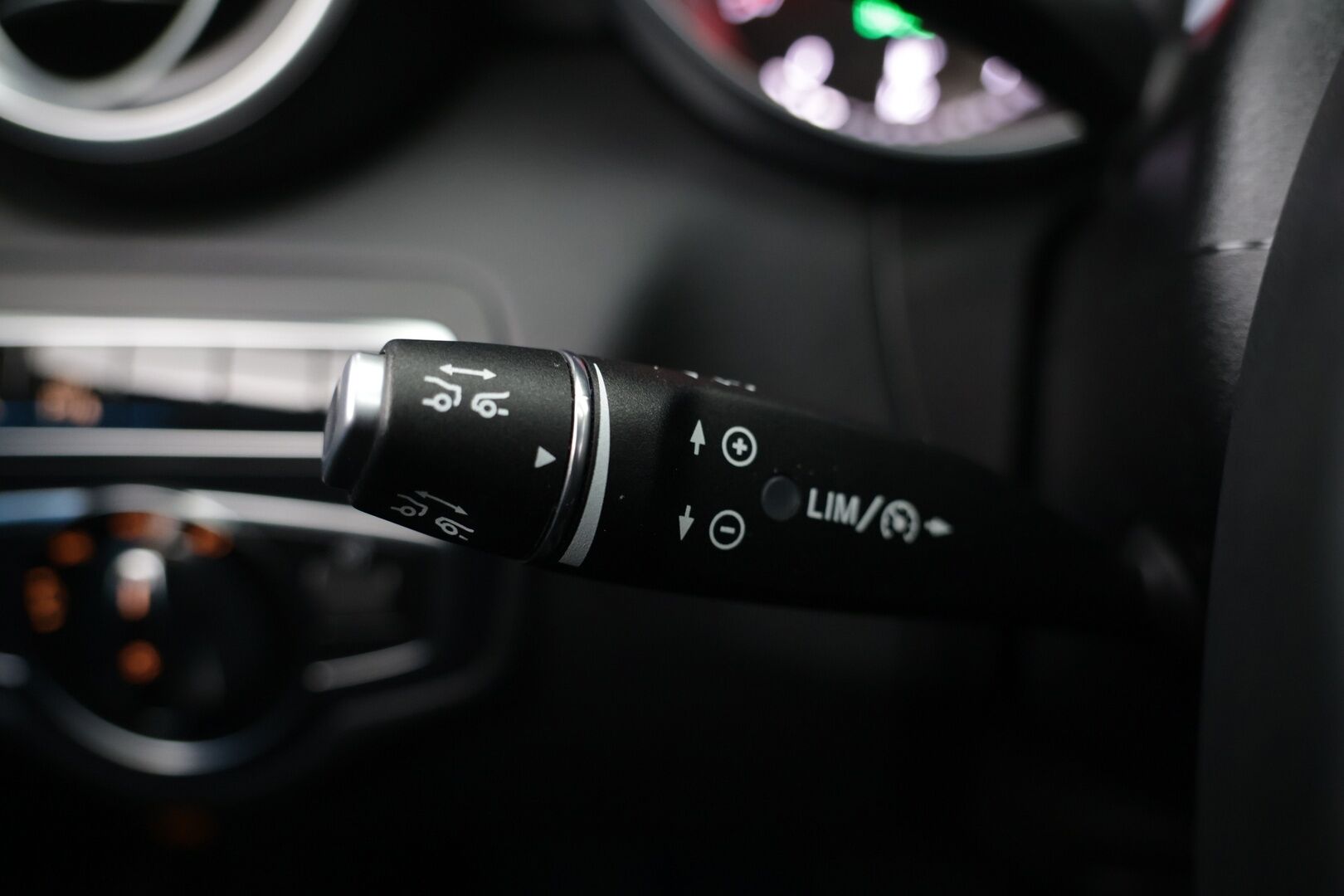 Mercedes-Benz C 2016 250 d 4Matic A AMG Premium Edition / Burmester / Adaptiivinen vakionopeudensäädin / Koukku / * - KeyLessGo / Bliss / 2x AMG-vanteet / - HULLUT AVAJAISHULINAT KORKOTARJOUS 3,29 %