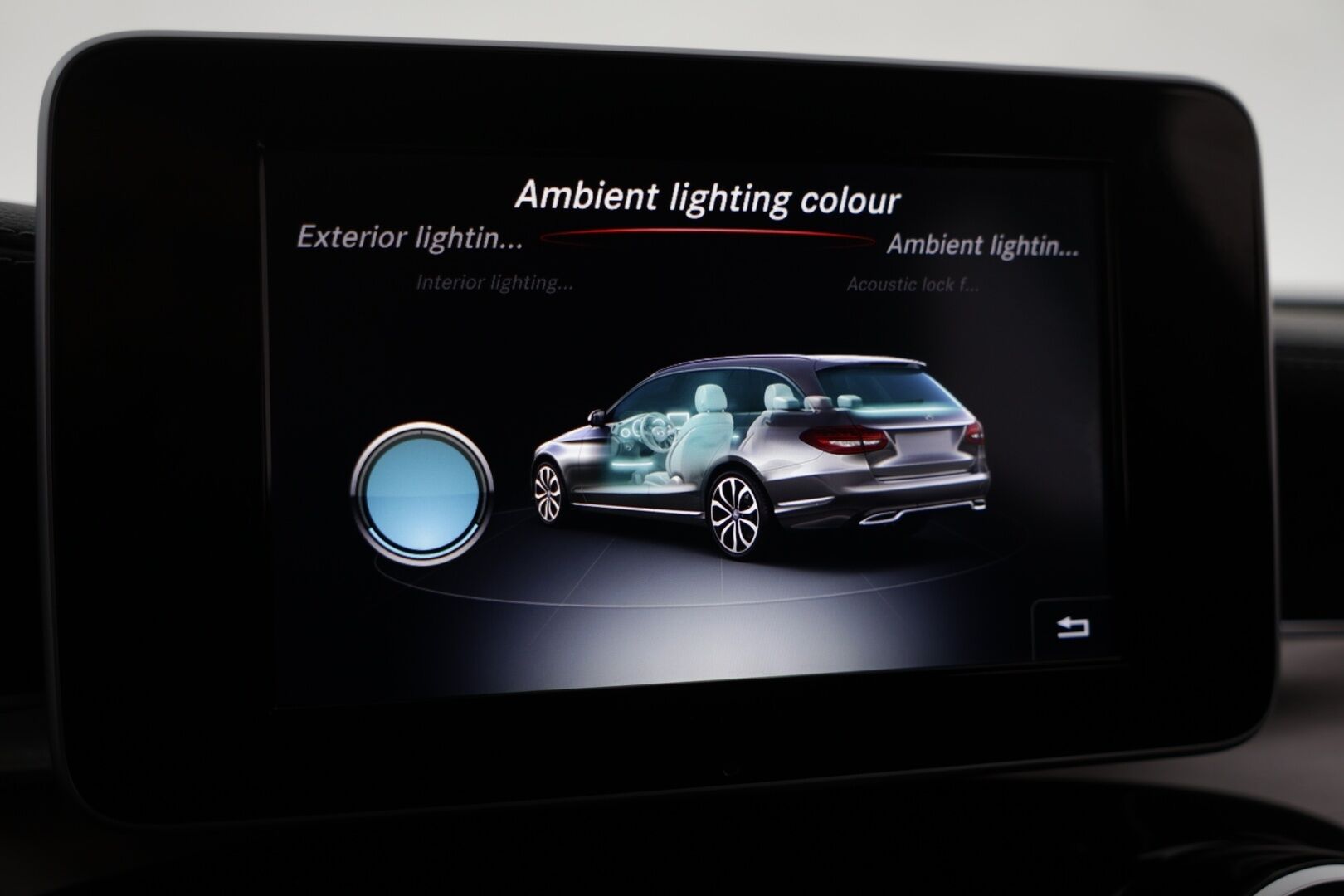 Mercedes-Benz C 2016 250 d 4Matic A AMG Premium Edition / Burmester / Adaptiivinen vakionopeudensäädin / Koukku / * - KeyLessGo / Bliss / 2x AMG-vanteet / - HULLUT AVAJAISHULINAT KORKOTARJOUS 3,29 %