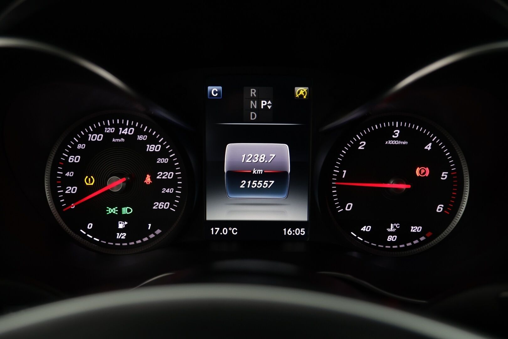 Mercedes-Benz C 2016 250 d 4Matic A AMG Premium Edition / Burmester / Adaptiivinen vakionopeudensäädin / Koukku / * - KeyLessGo / Bliss / 2x AMG-vanteet / - HULLUT AVAJAISHULINAT KORKOTARJOUS 3,29 %