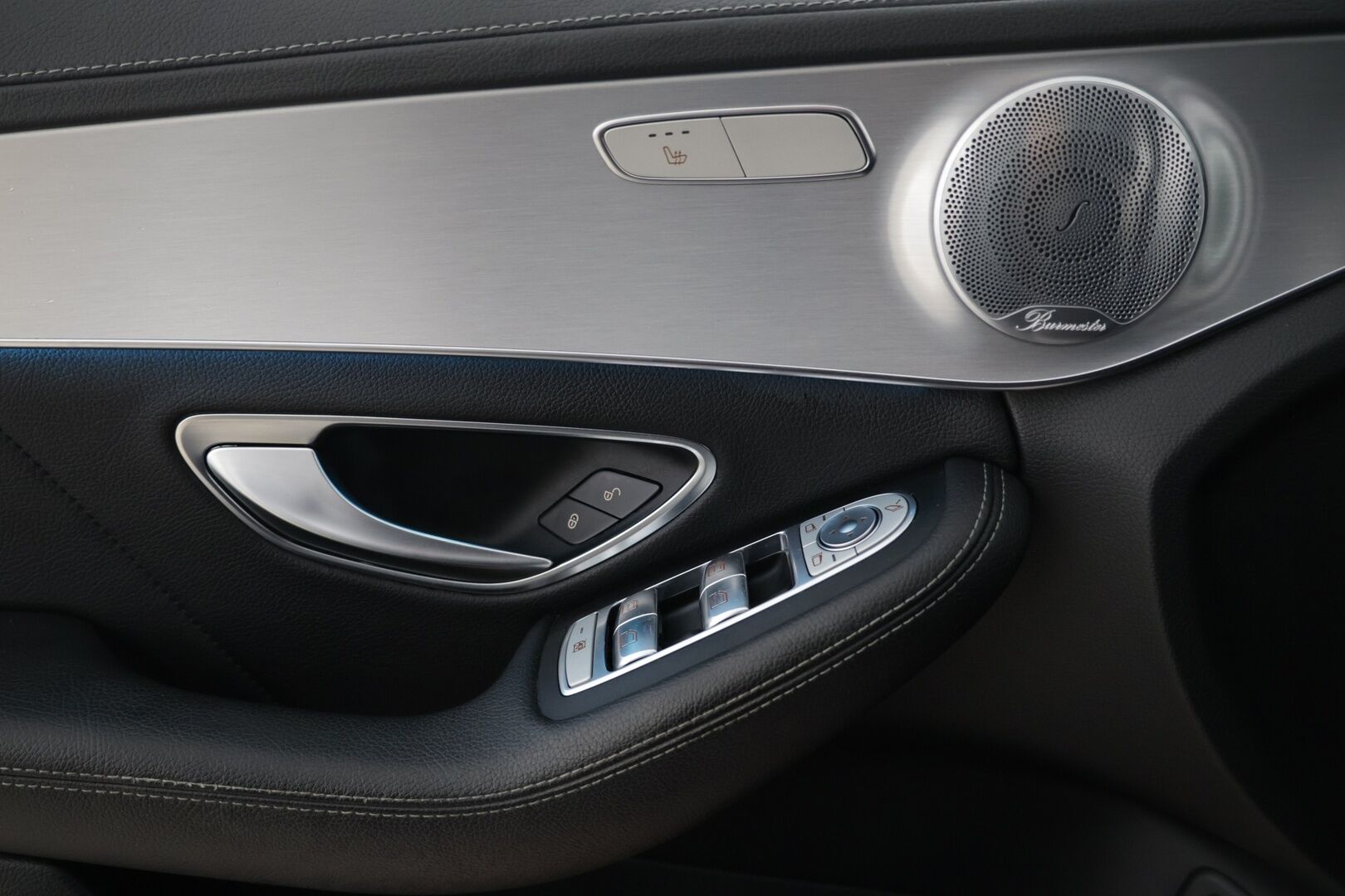 Mercedes-Benz C 2016 250 d 4Matic A AMG Premium Edition / Burmester / Adaptiivinen vakionopeudensäädin / Koukku / * - KeyLessGo / Bliss / 2x AMG-vanteet / - HULLUT AVAJAISHULINAT KORKOTARJOUS 3,29 %